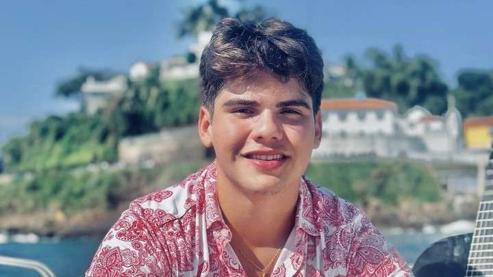 André Igor lança a música “Rivotril” em apresentação na Varanda do SESI Rio Vermelho.