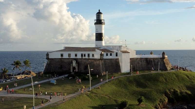 Bahia lidera chegada de turistas internacionais no Nordeste no primeiro trimestre de 2025, segundo Embratur.