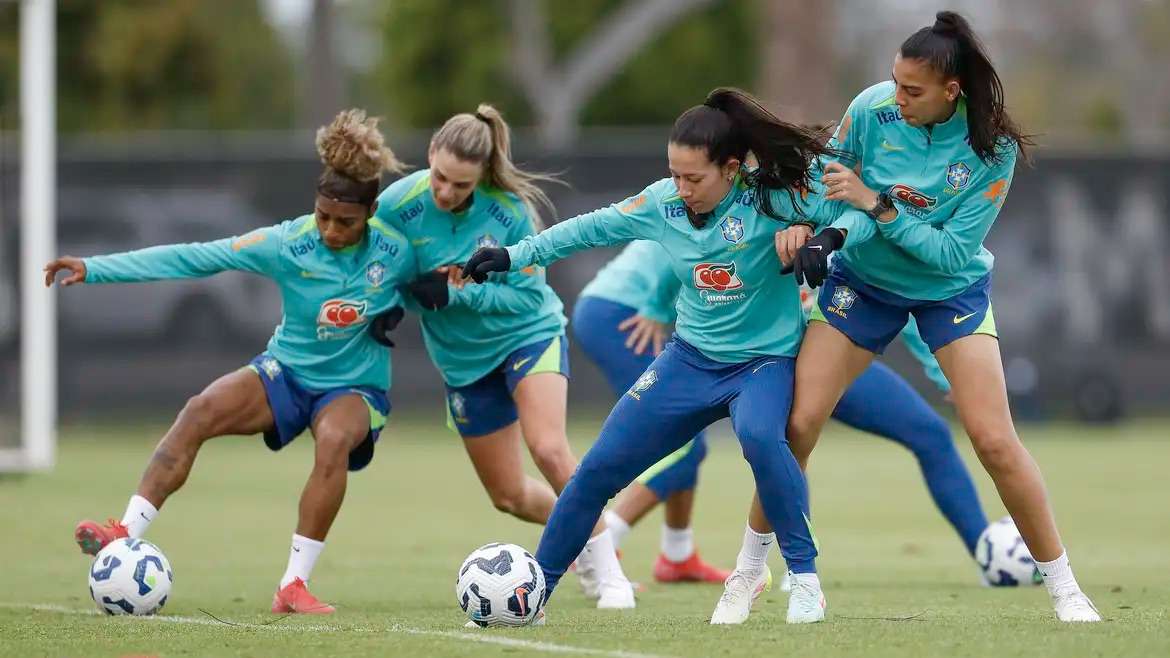 Seleção feminina realiza preparação nos Estados Unidos para amistosos contra equipe norte-americana