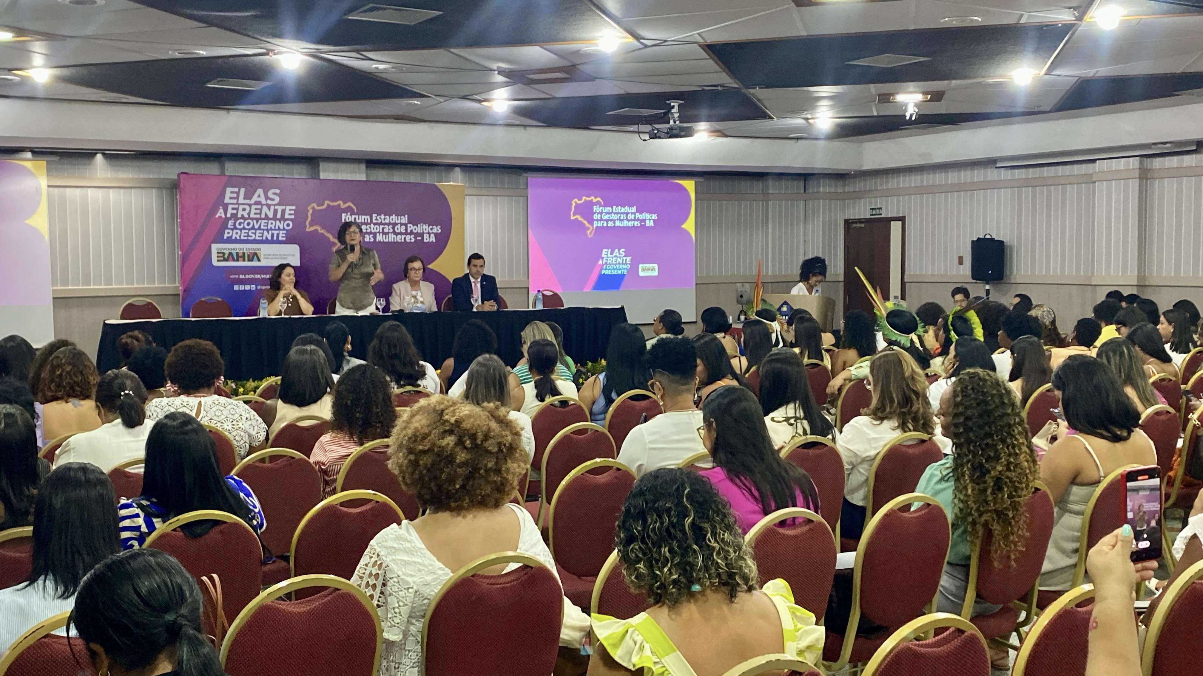 Fórum Estadual de Gestoras de Políticas para as Mulheres da Bahia será instituído de forma permanente.