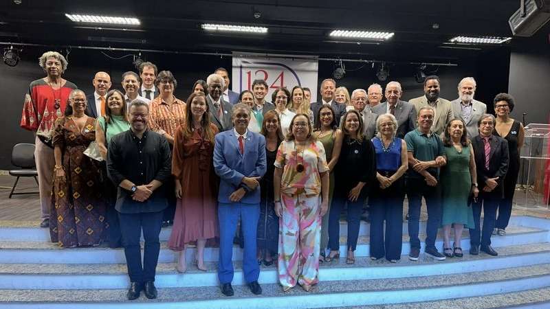 Professor Edvaldo Brito é homenageado pela UFBA por 50 anos de docência ininterrupta