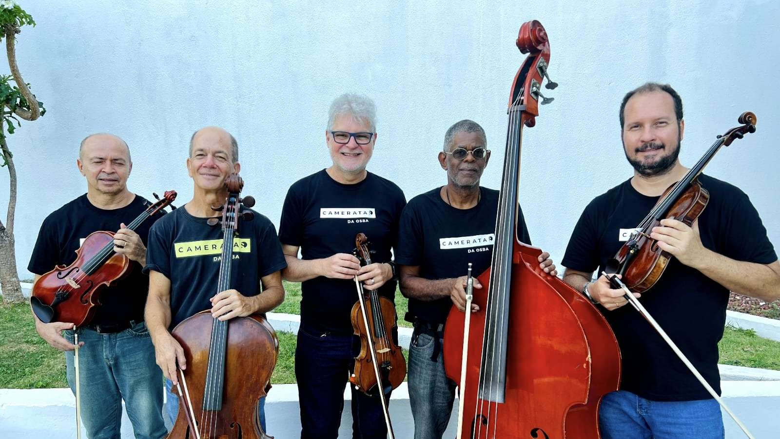 Camerata Bahia Cordas se apresenta no projeto terças musicais no museu geológico da Bahia.