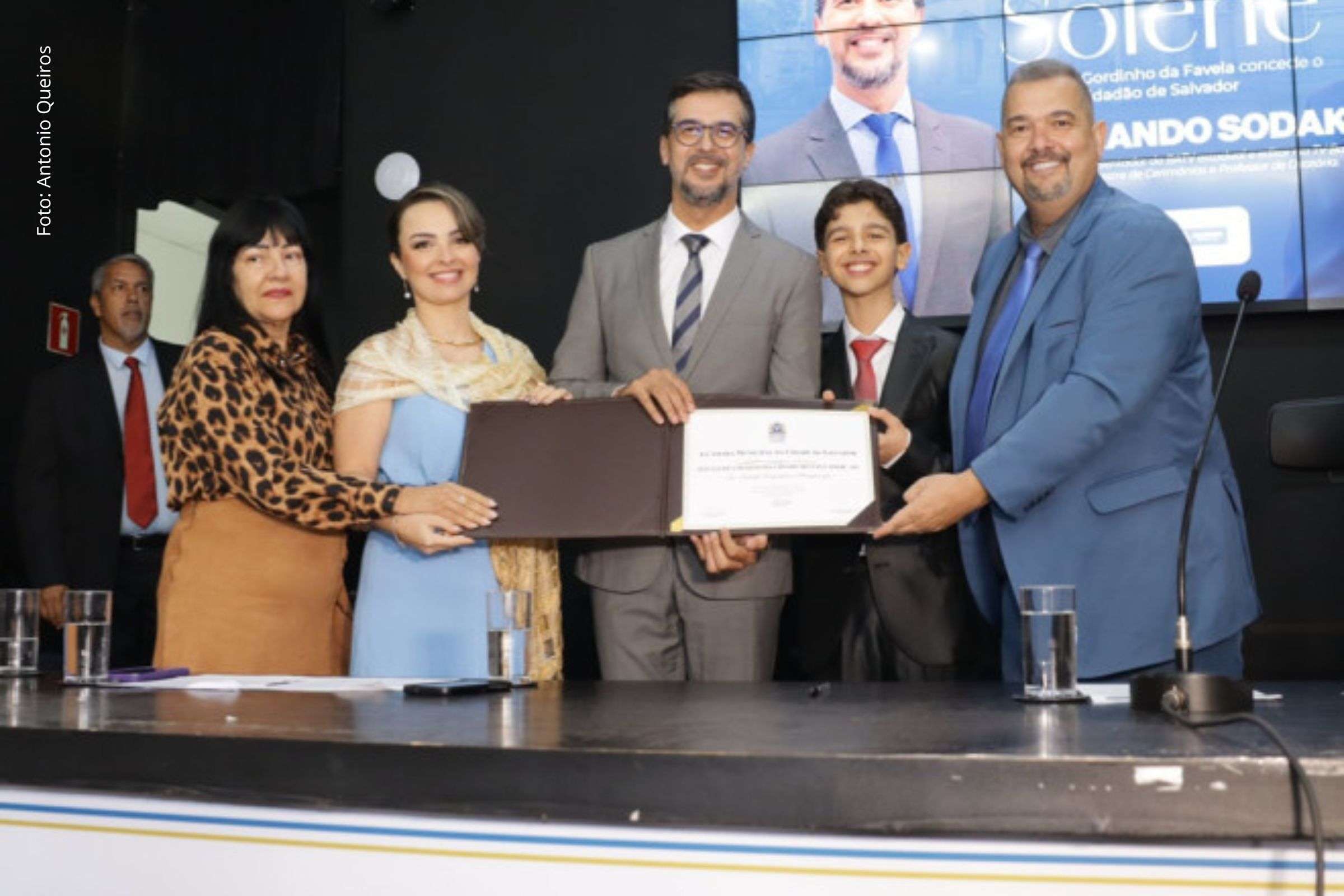 Jornalista Fernando Sodake recebe título de Cidadão de Salvador em sessão na Câmara Municipal