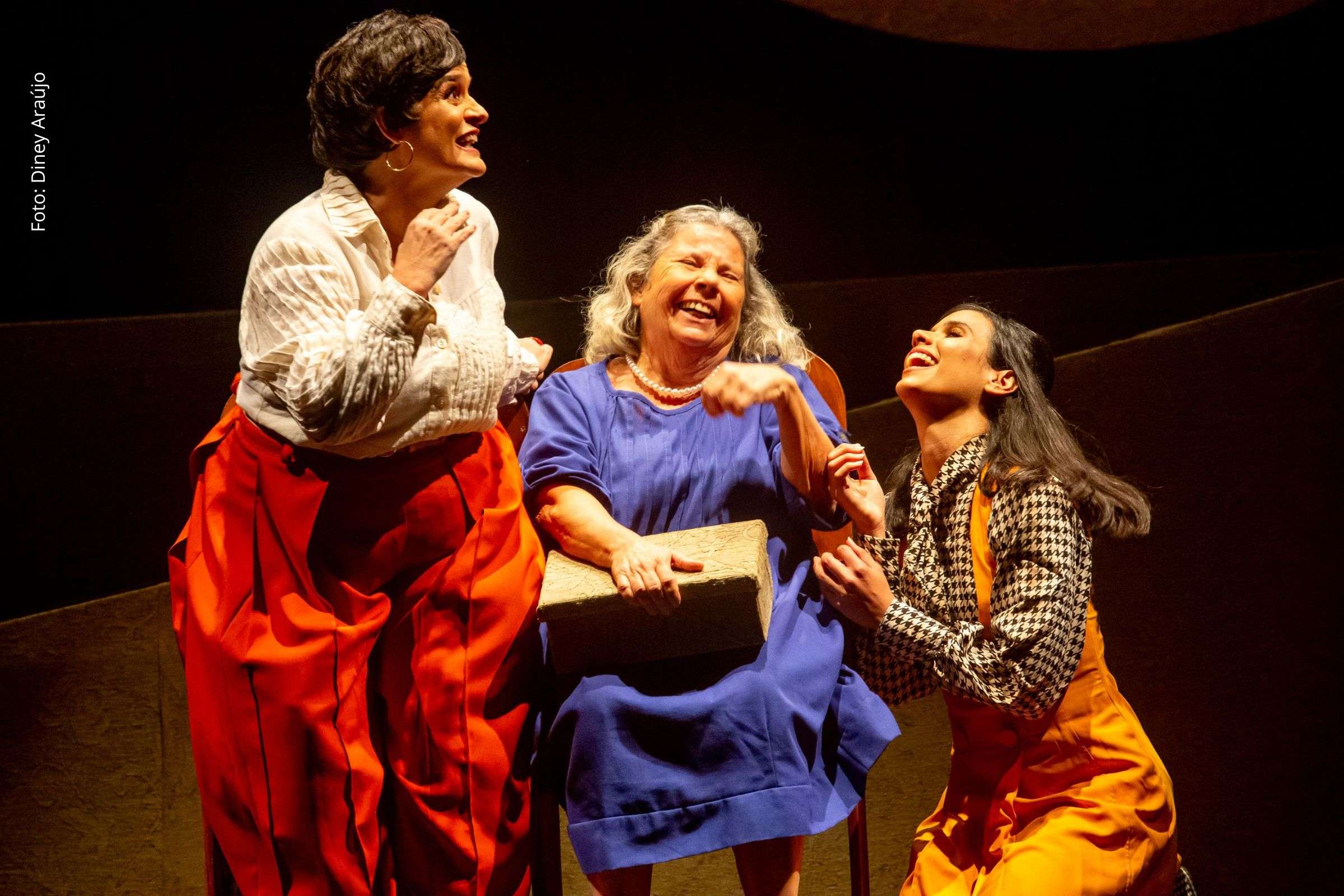 Programação inclui peças adultas e infantojuvenis em dois teatros da capital baiana.