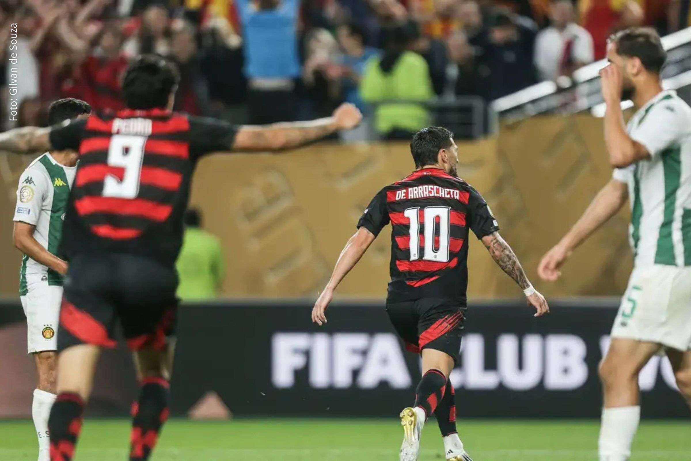 Rubro-Negro lidera o Grupo D ao lado do Chelsea após triunfo por 2 a 0 nesta segunda-feira (16/06/2025), nos Estados Unidos.