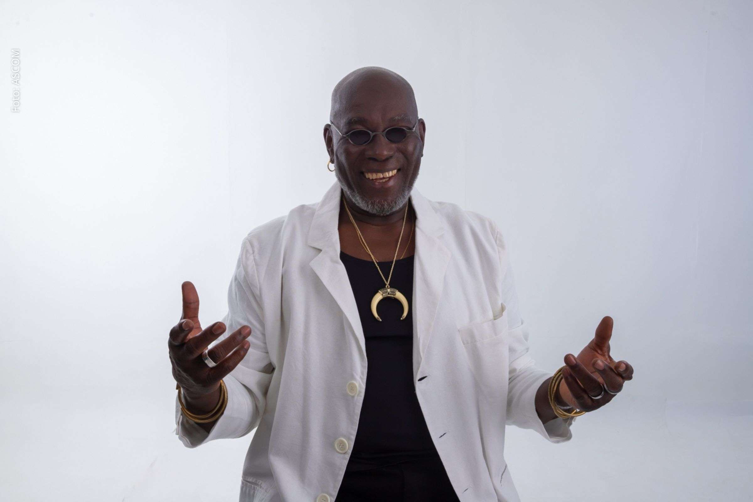 Lazzo Matumbi faz show especial de São João na Casa Rosa em Salvador