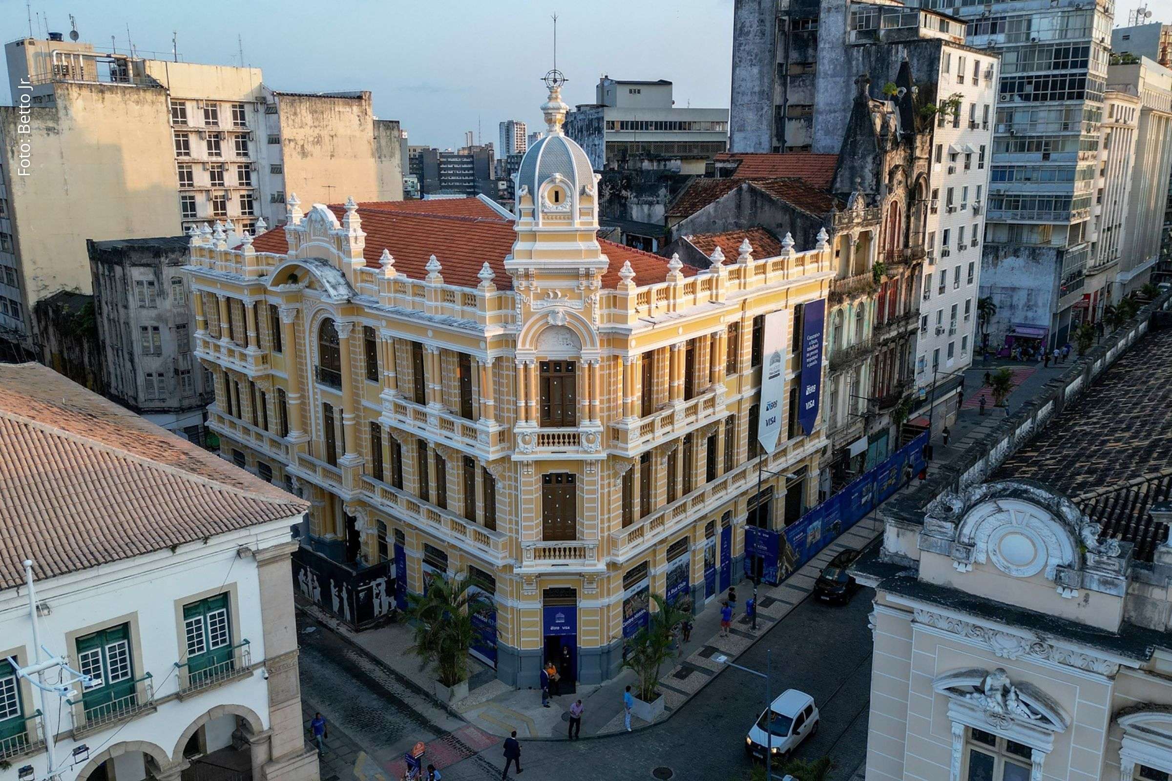 Palacete Tira Chapéu recebe Mercado do Tira, feira que integra moda, arte, design e experiências em Salvador