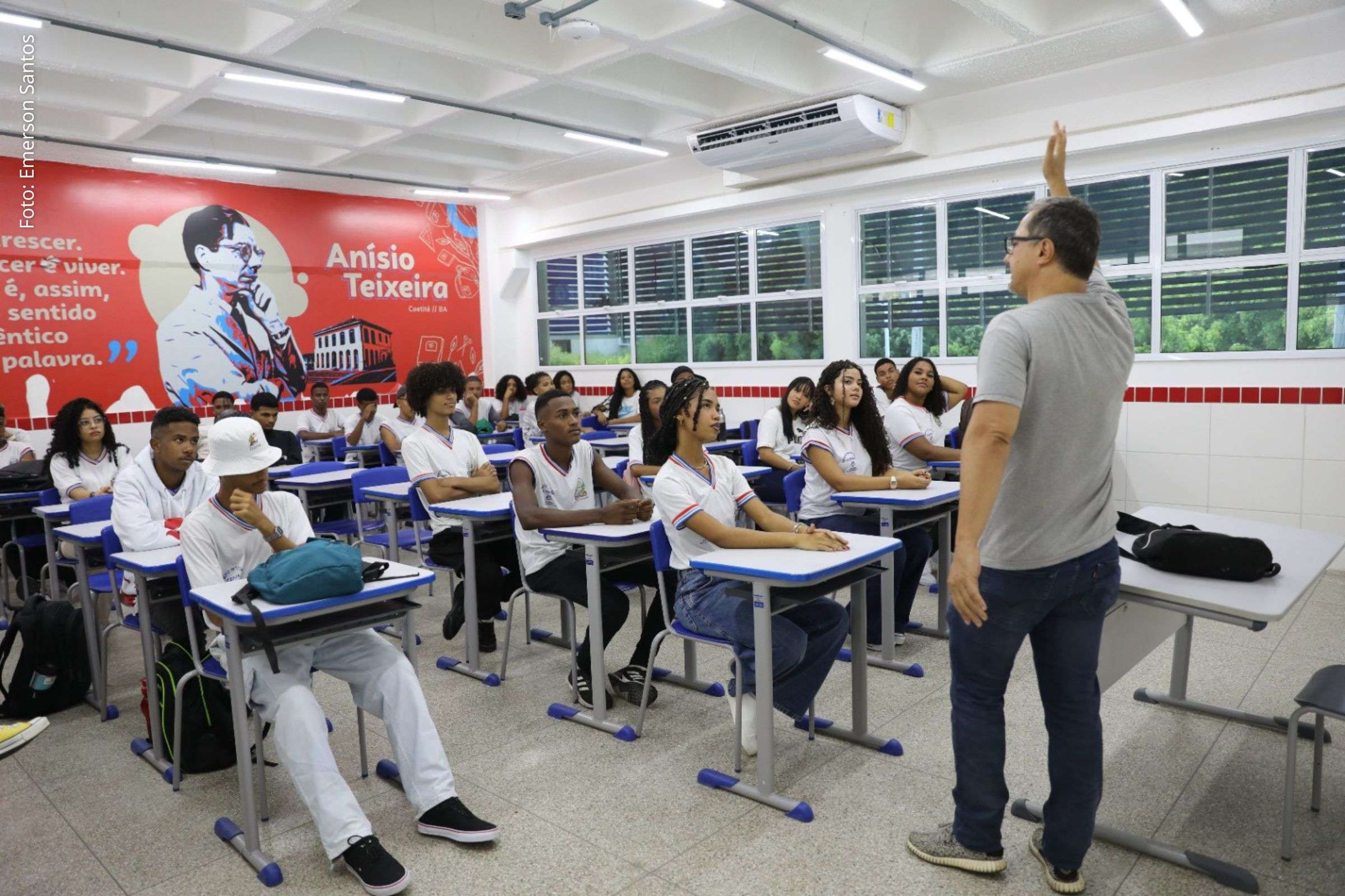 Bahia lidera ranking nacional de escolarização entre adolescentes de 15 a 17 anos, aponta IBGE