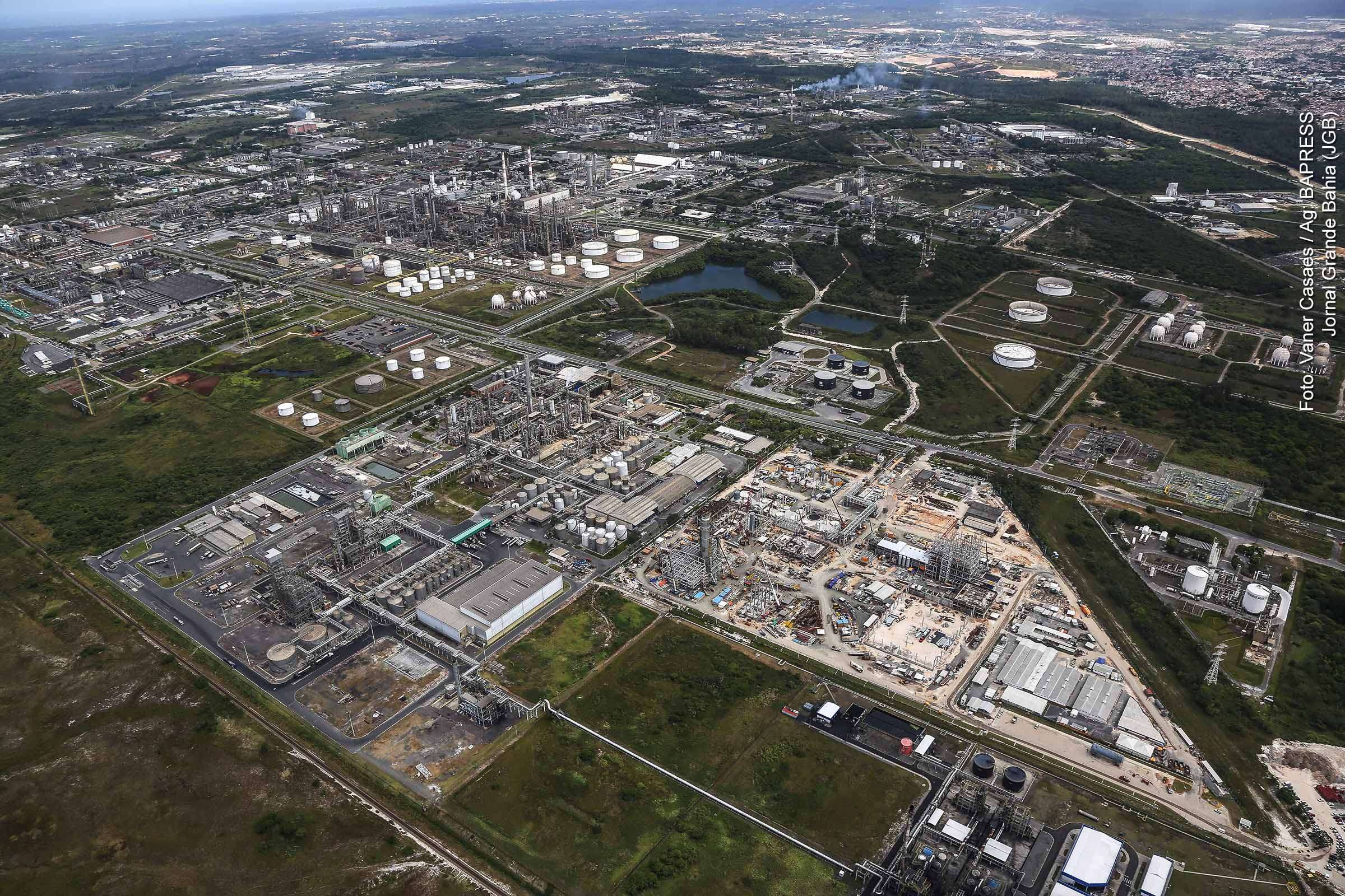 Vista aérea do Polo Industrial de Camaçari.