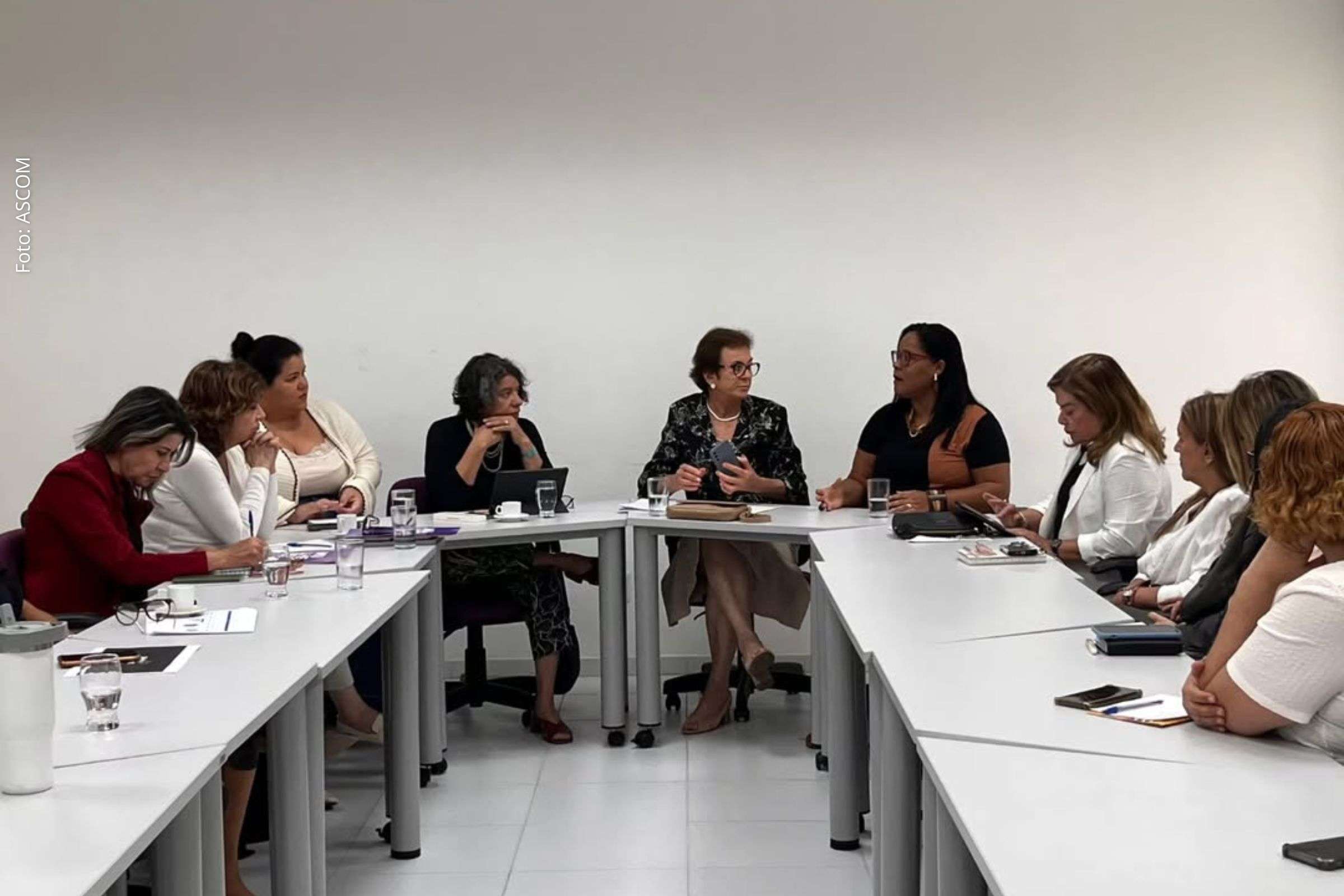 Ex-primeira-dama de El Salvador conhece unidade baiana que segue modelo original de atendimento integrado às mulheres.