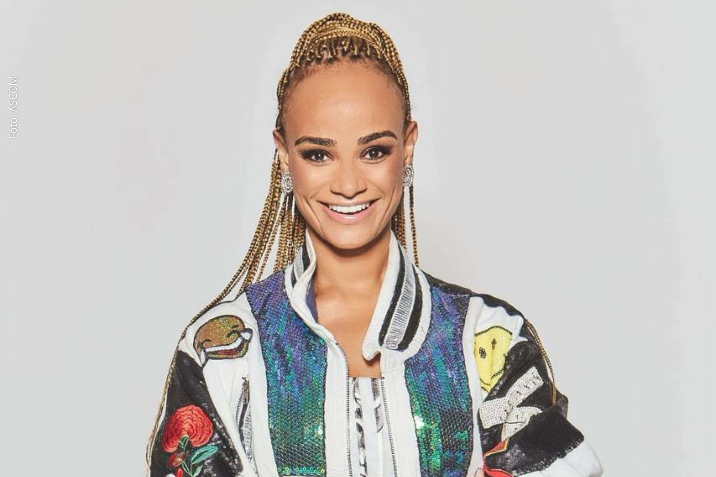 Cantora apresenta o Hino Nacional antes da largada da etapa brasileira do FIA World Endurance Championship no Autódromo de Interlagos.