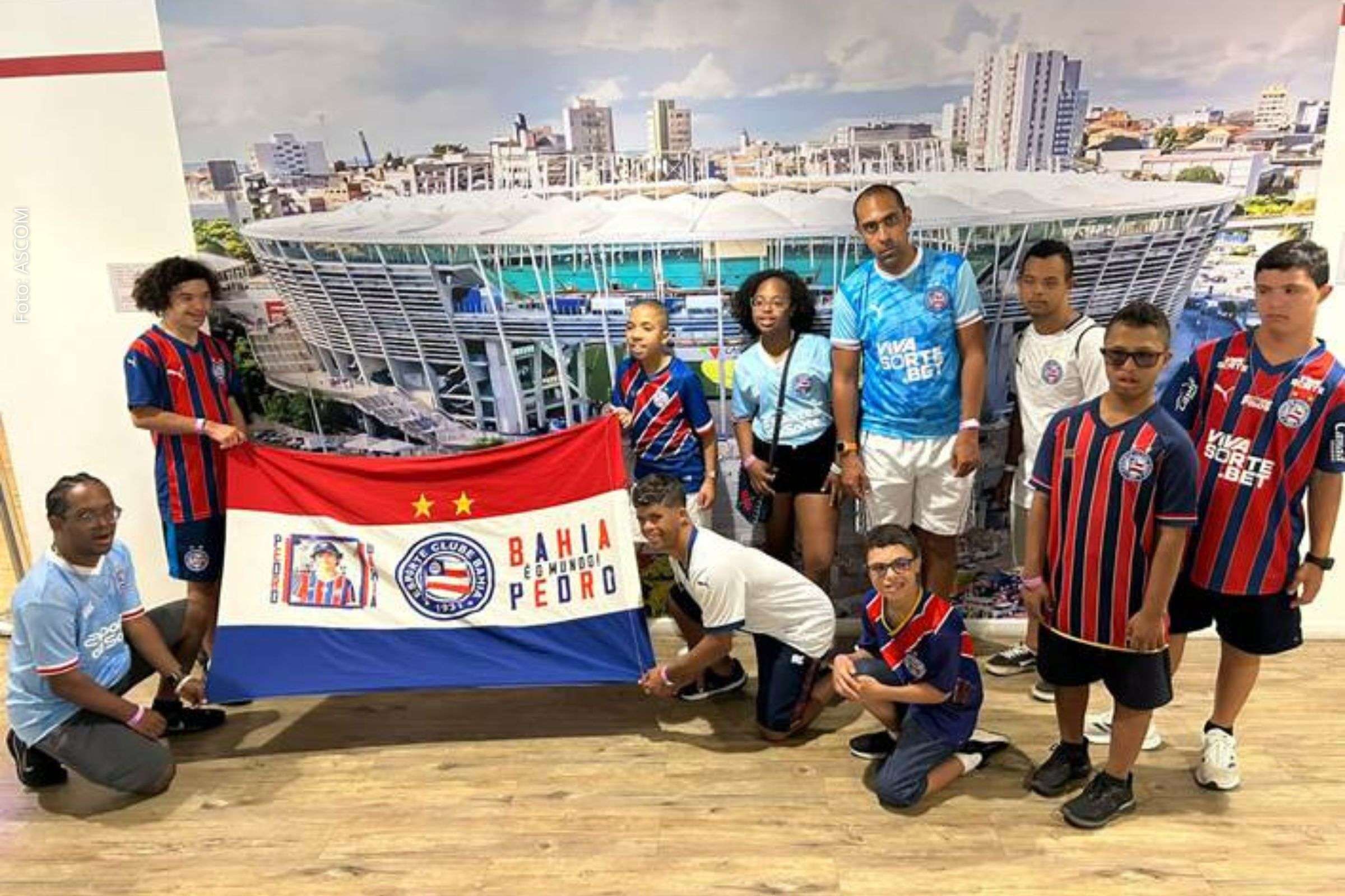 Cerca de 20 crianças e jovens da APAE de Salvador participaram de partida do Campeonato Brasileiro com suas famílias.
