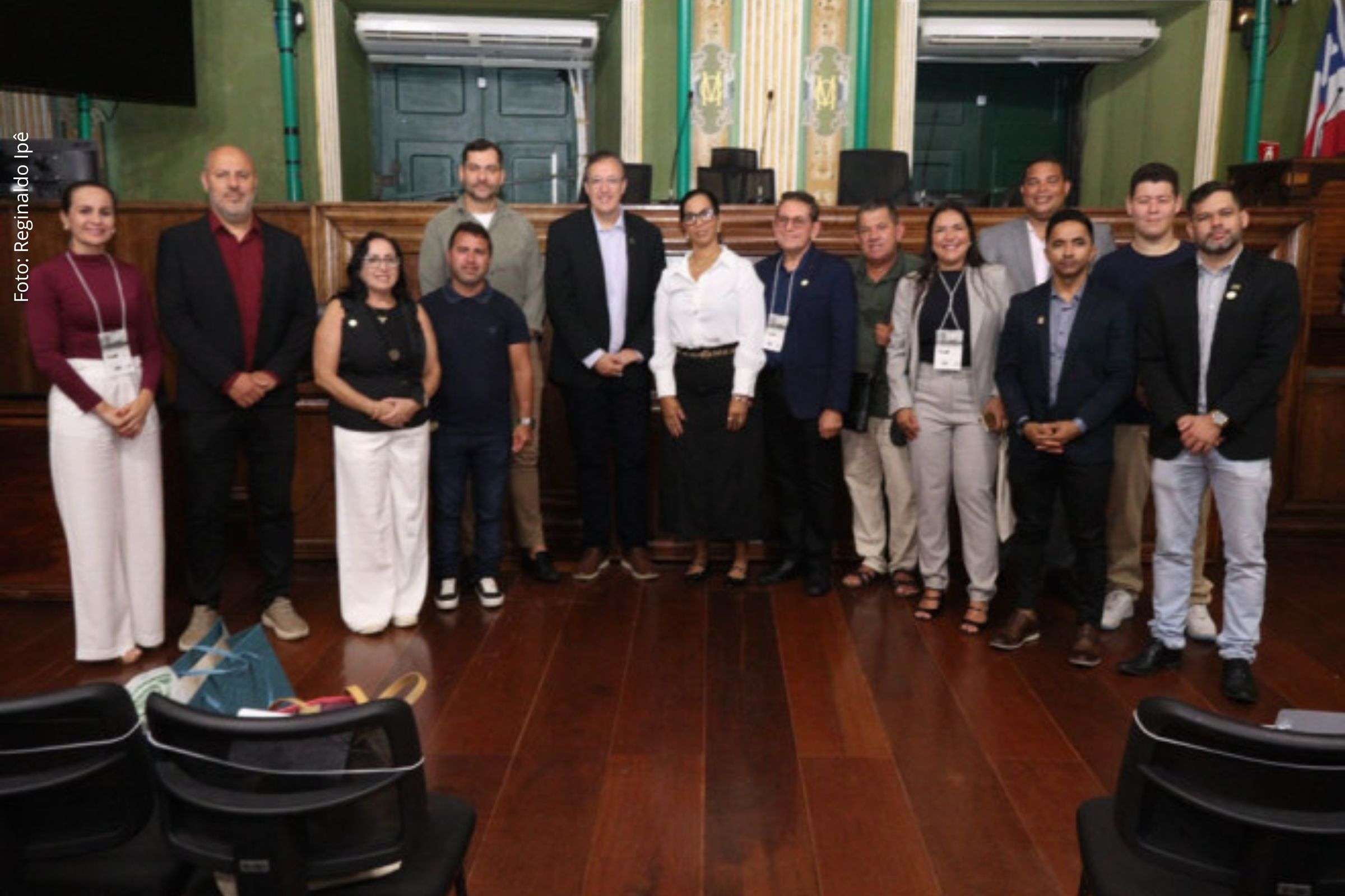 Câmara Municipal de Salvador recebe comitiva da União dos Vereadores do Brasil
