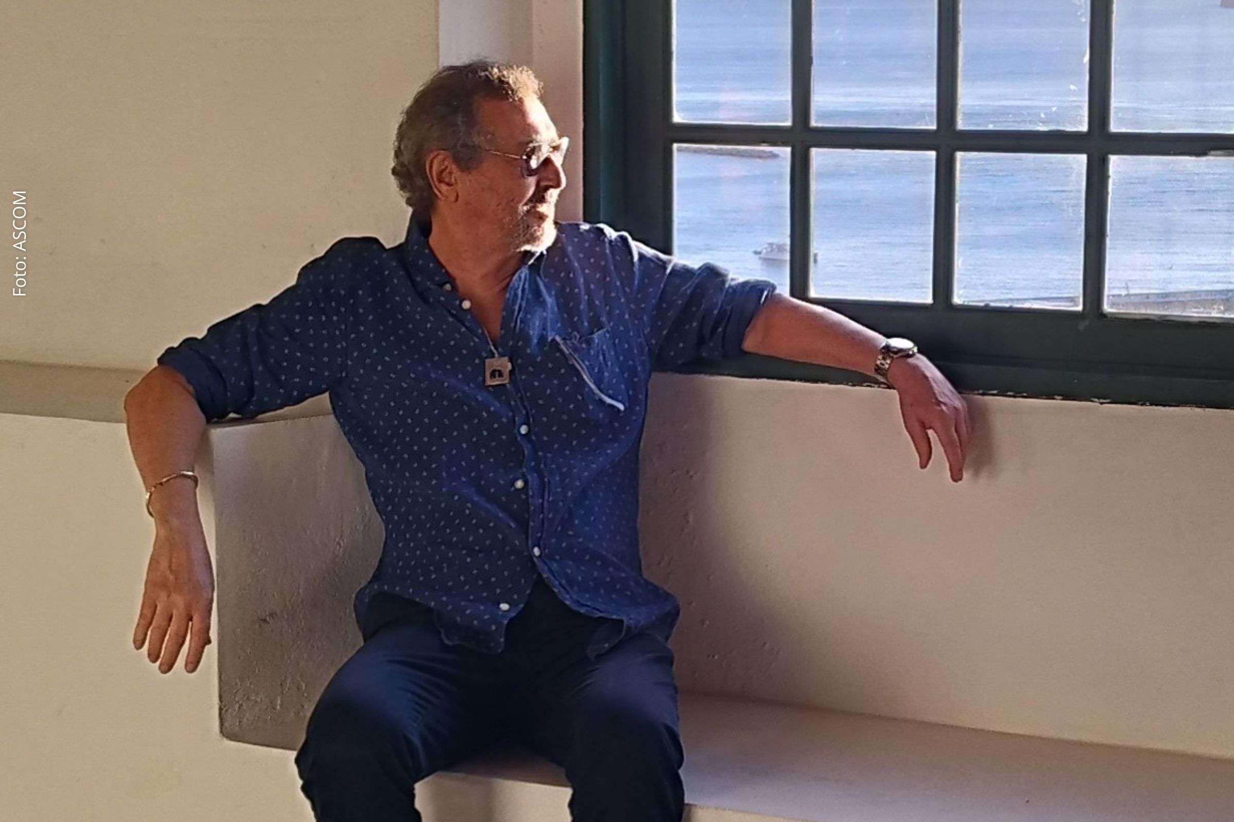 Mostra “Excelsos Excessos – Reciclagem do Barroco” fica em cartaz até 30 de agosto, reunindo 28 telas e obras inéditas de Goya Lopes.