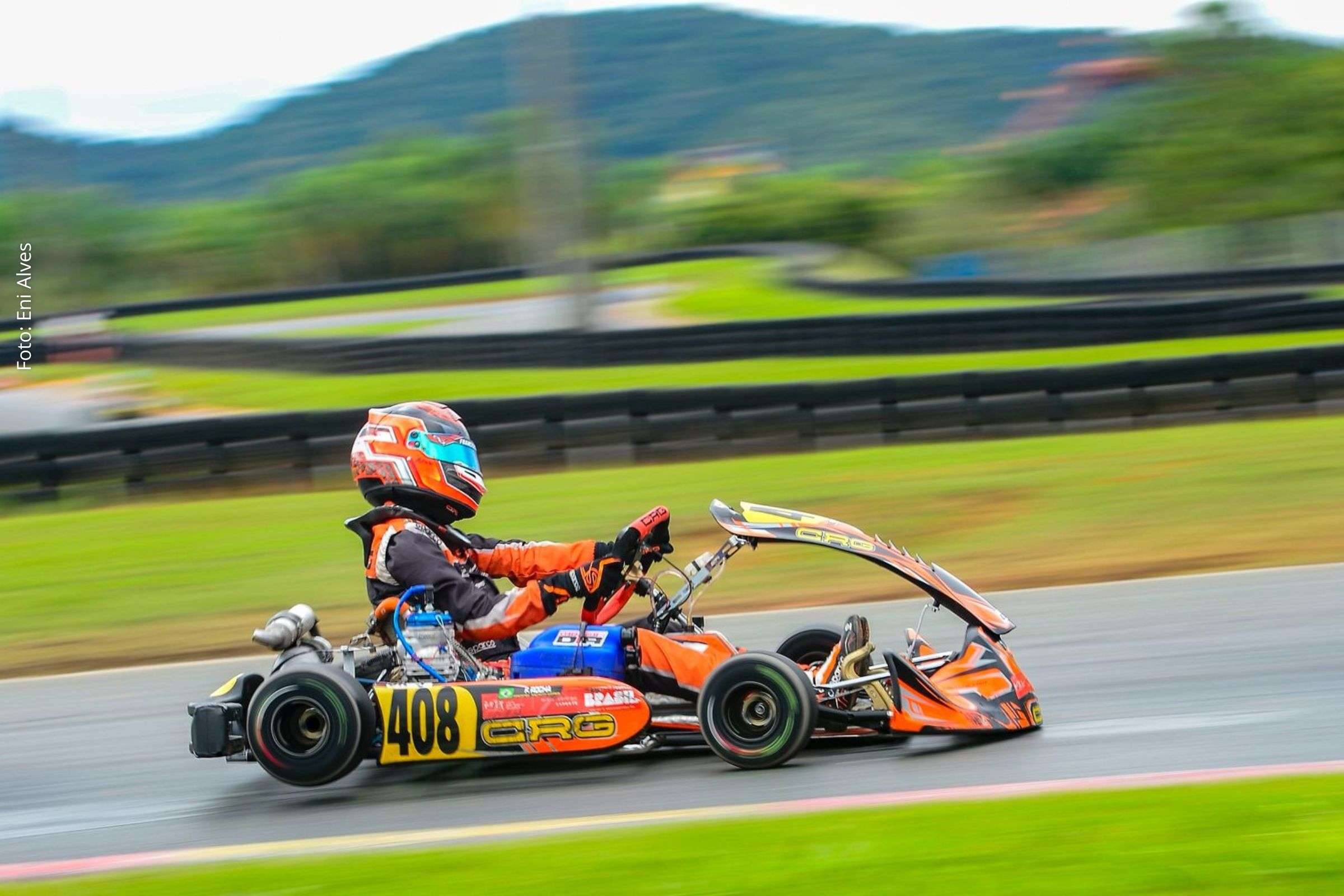 Piloto paulista utiliza etapa catarinense como preparação estratégica para o Campeonato Brasileiro de Kart de novembro.