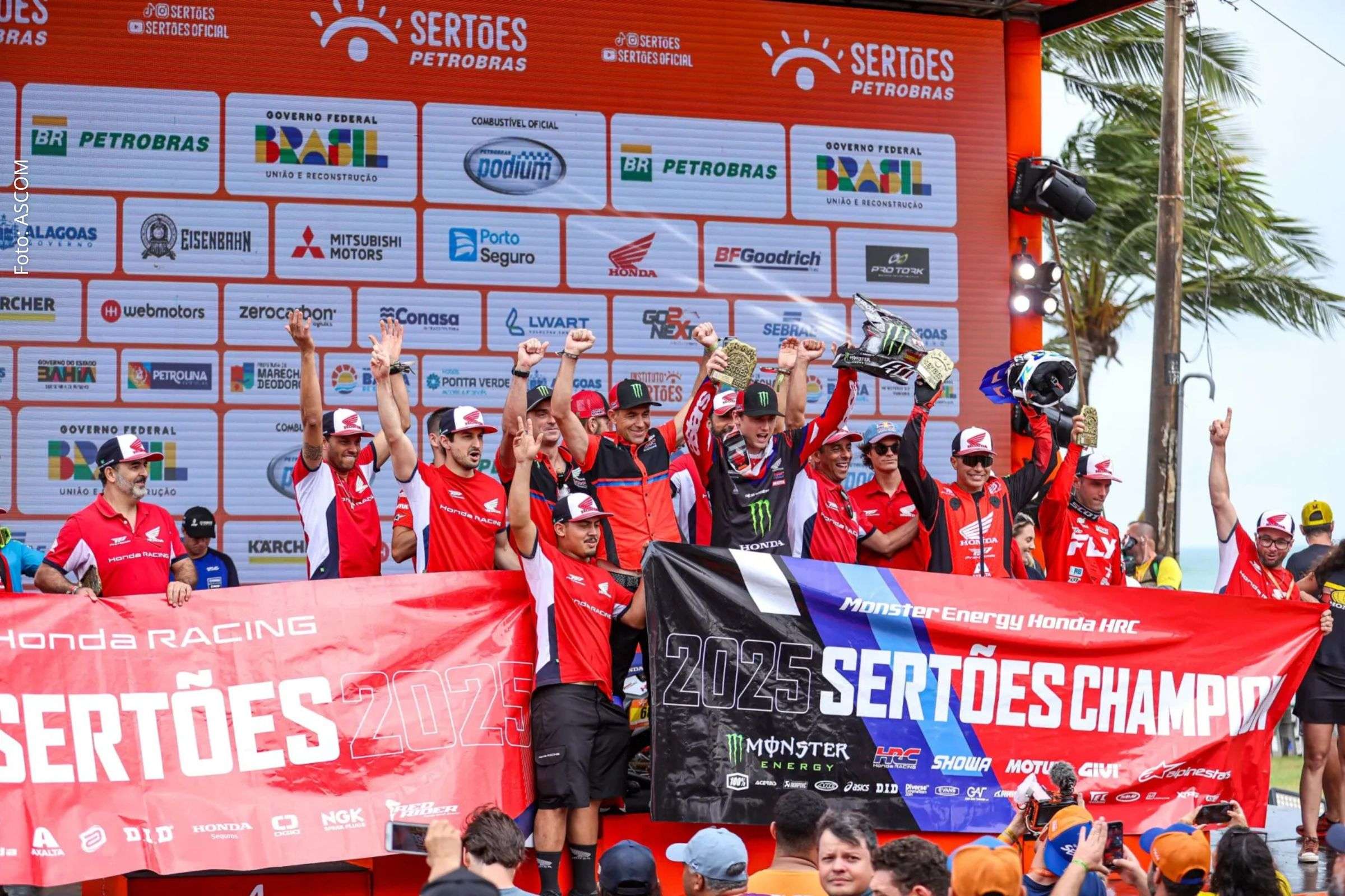 Honda conquista 11º título geral do Sertões com Tosha Schareina