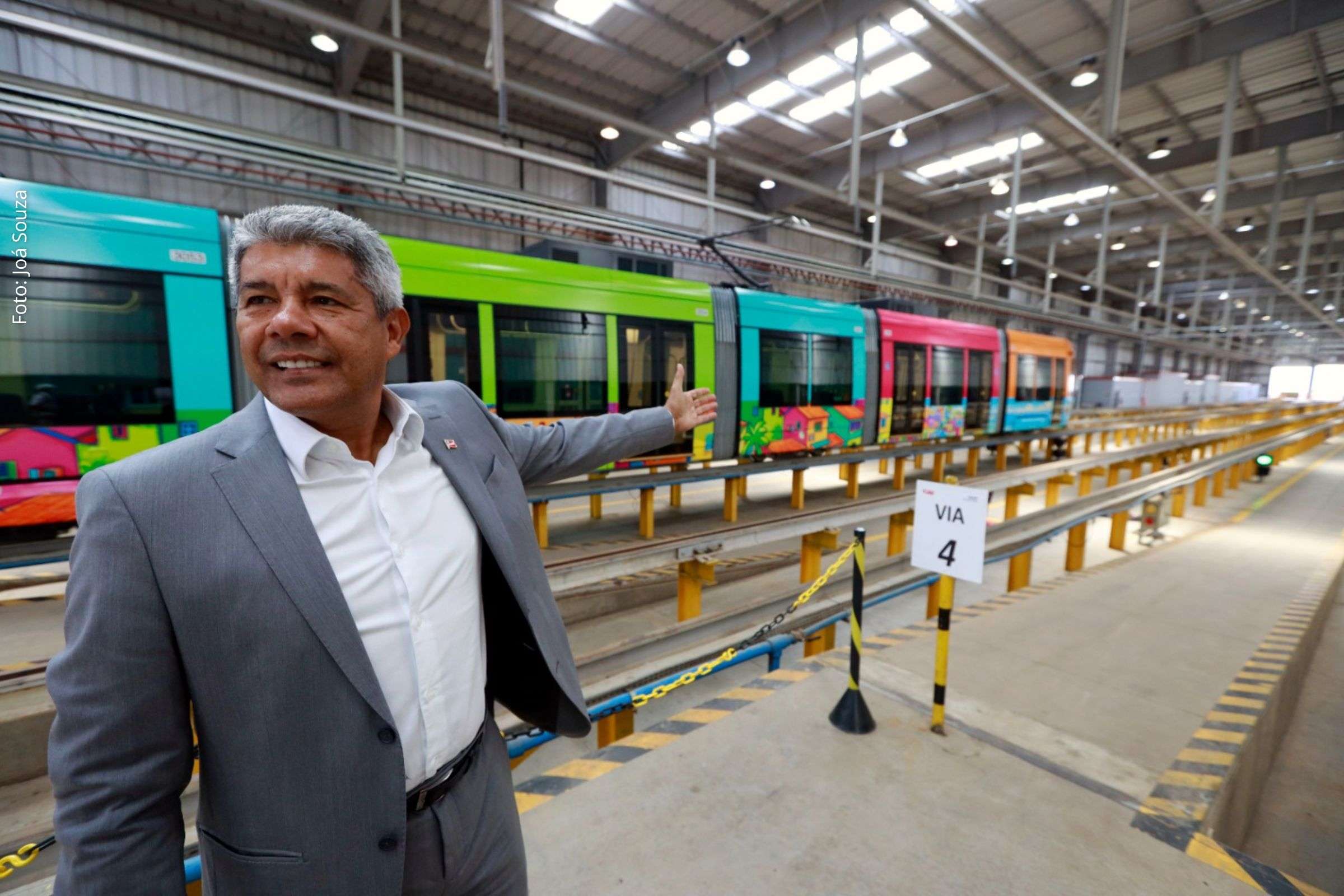 VLT de Salvador: Governador Jerônimo acompanha ajustes finais na fábrica da CAF e confirma chegada do primeiro trem em dezembro de 2025