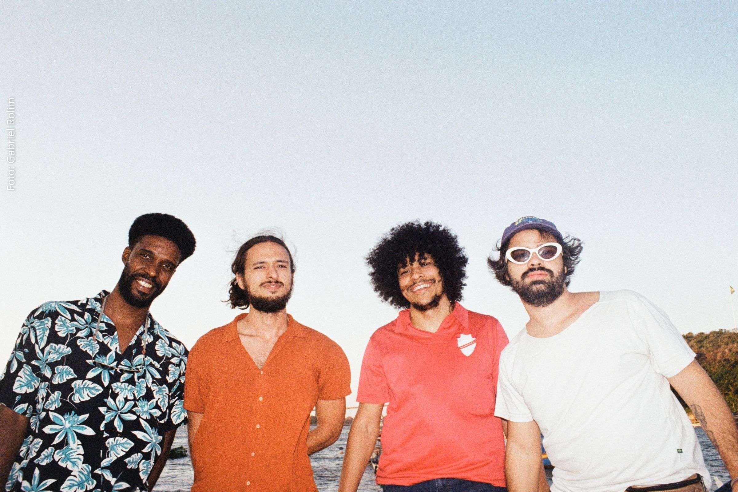 Banda goiana apresenta repertório do álbum BACURI e clássicos em performance no Centro Histórico com abertura do duo Cajupitanga.