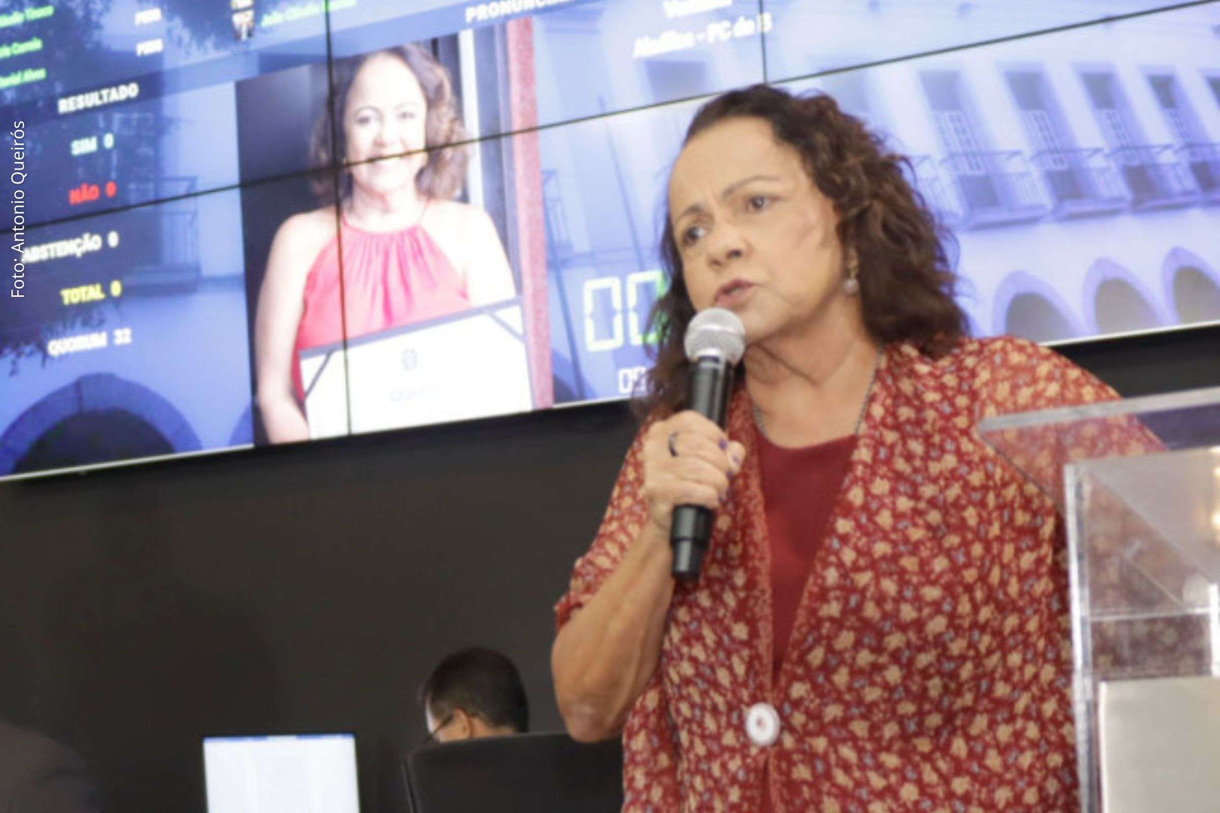 Vereadora Aladilce Souza critica privatização do Elevador Lacerda e da Praça Thomé de Souza em Salvador