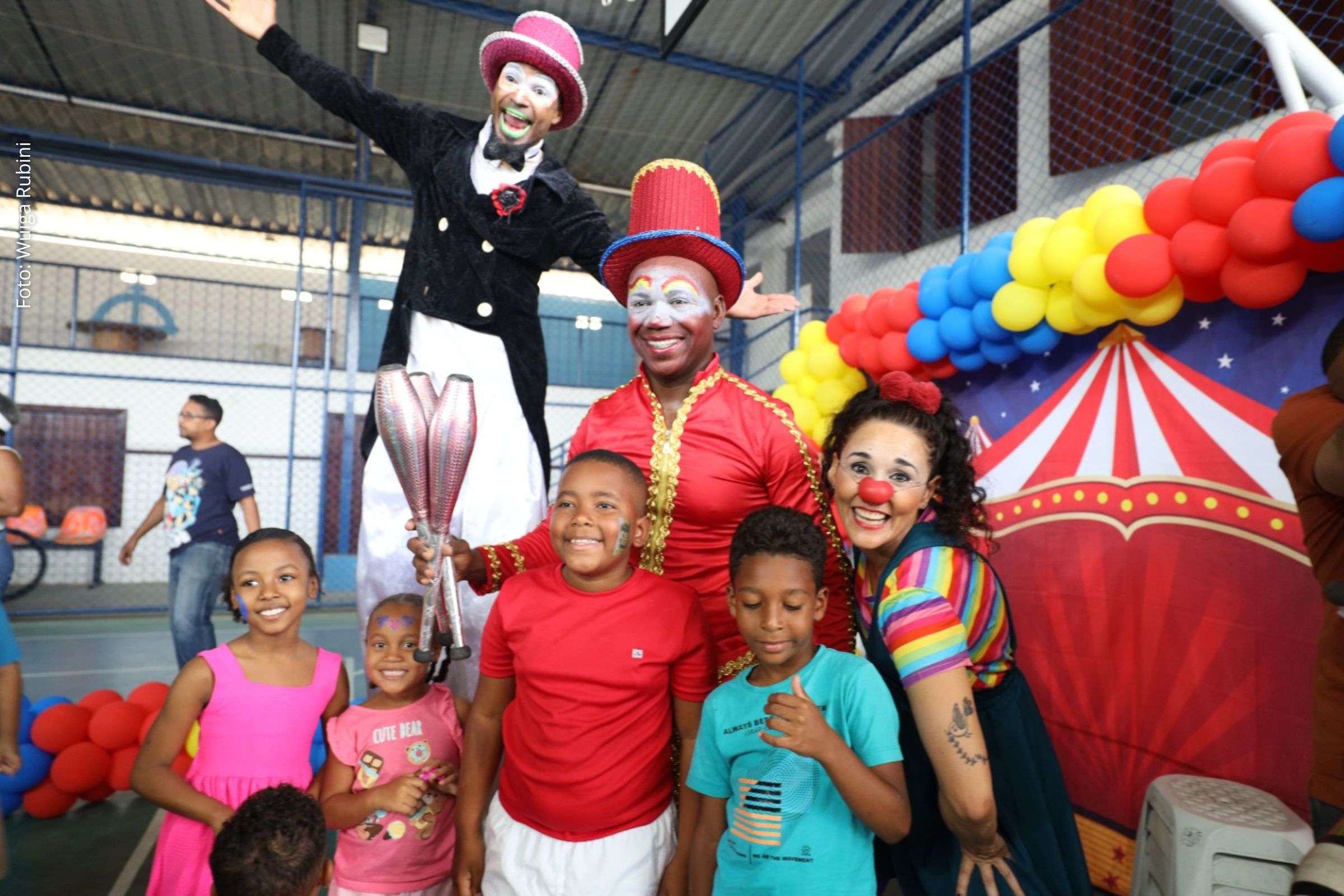 Dia das Crianças: CTB leva Circo Picolino e ações sociais às comunidades do entorno do VLT no Subúrbio de Salvador