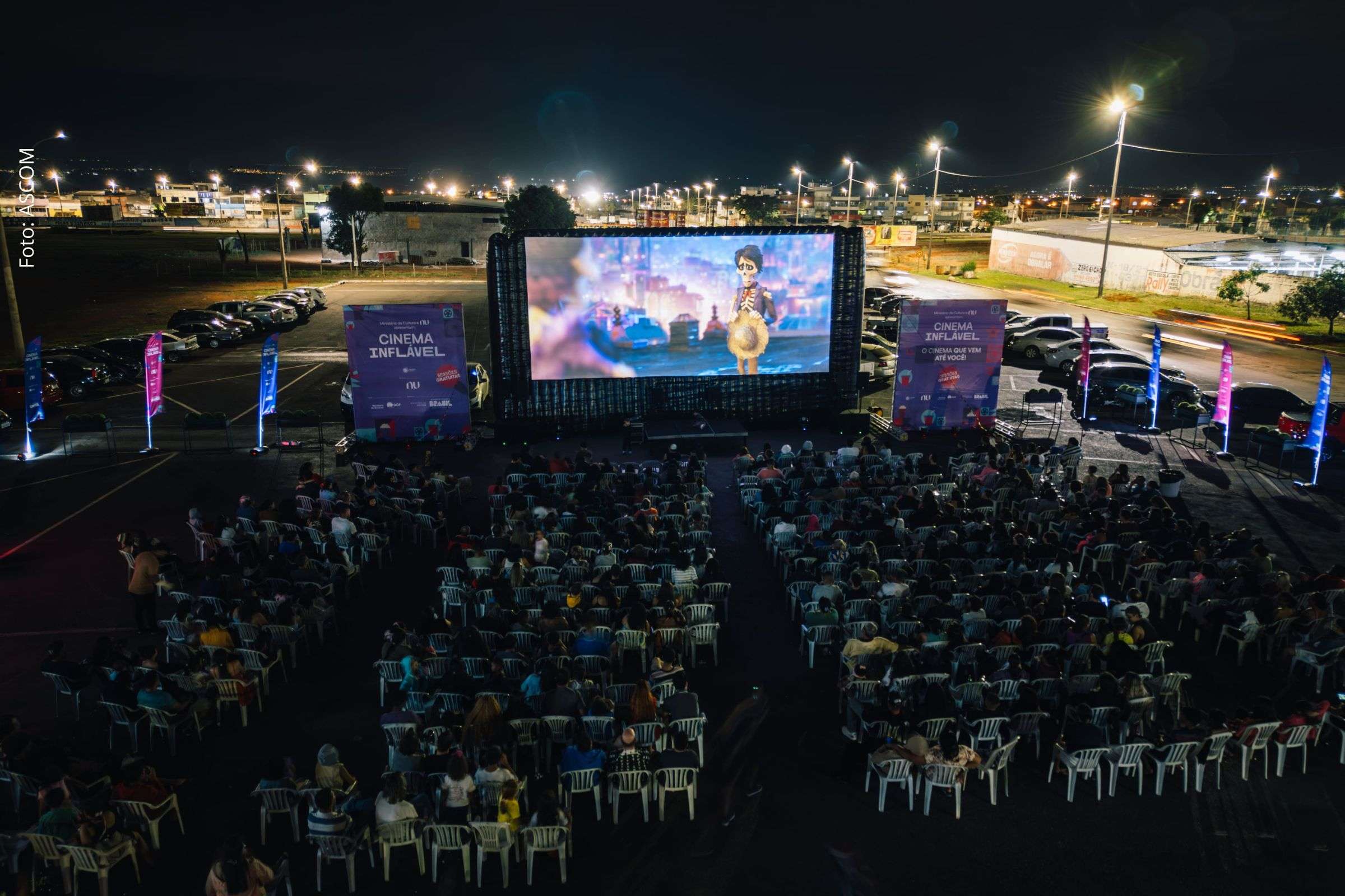 Projeto Cinema Inflável leva sessões gratuitas de filmes a Lauro de Freitas e valoriza cultura local