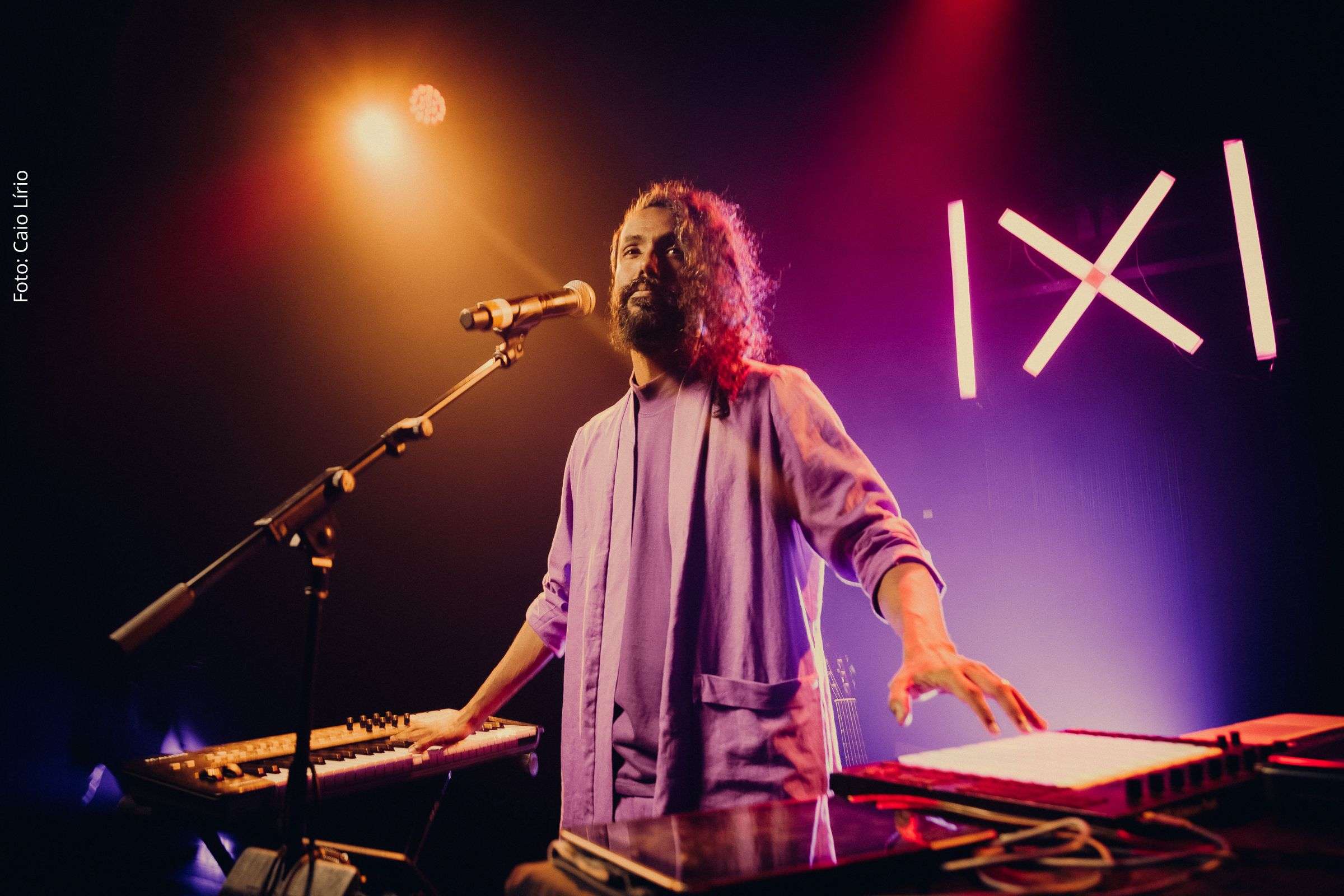 Programação inclui residência artística de Enio, solo de dança contemporânea, performance poética e arrecadação para compra do imóvel do teatro.