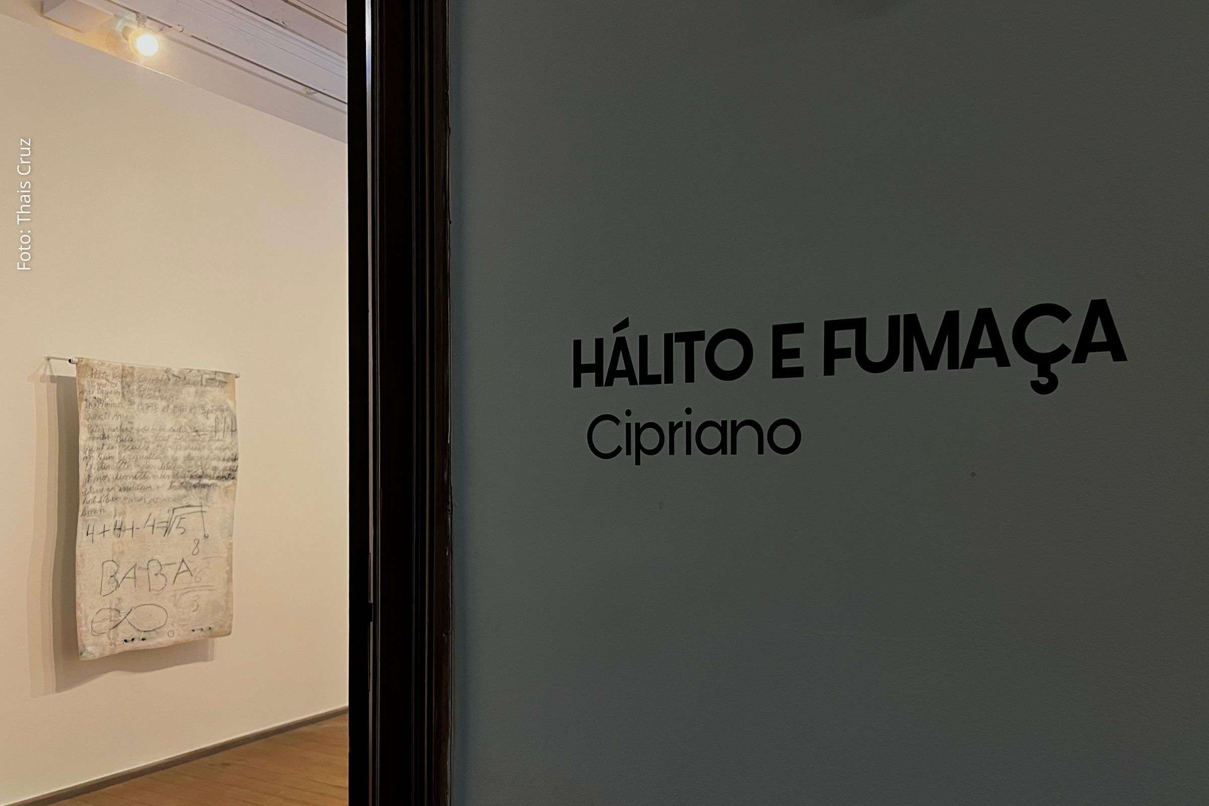 Exposição “Hálito e Fumaça” ocupa o Museu de Arte Contemporânea da Bahia até novembro de 2025