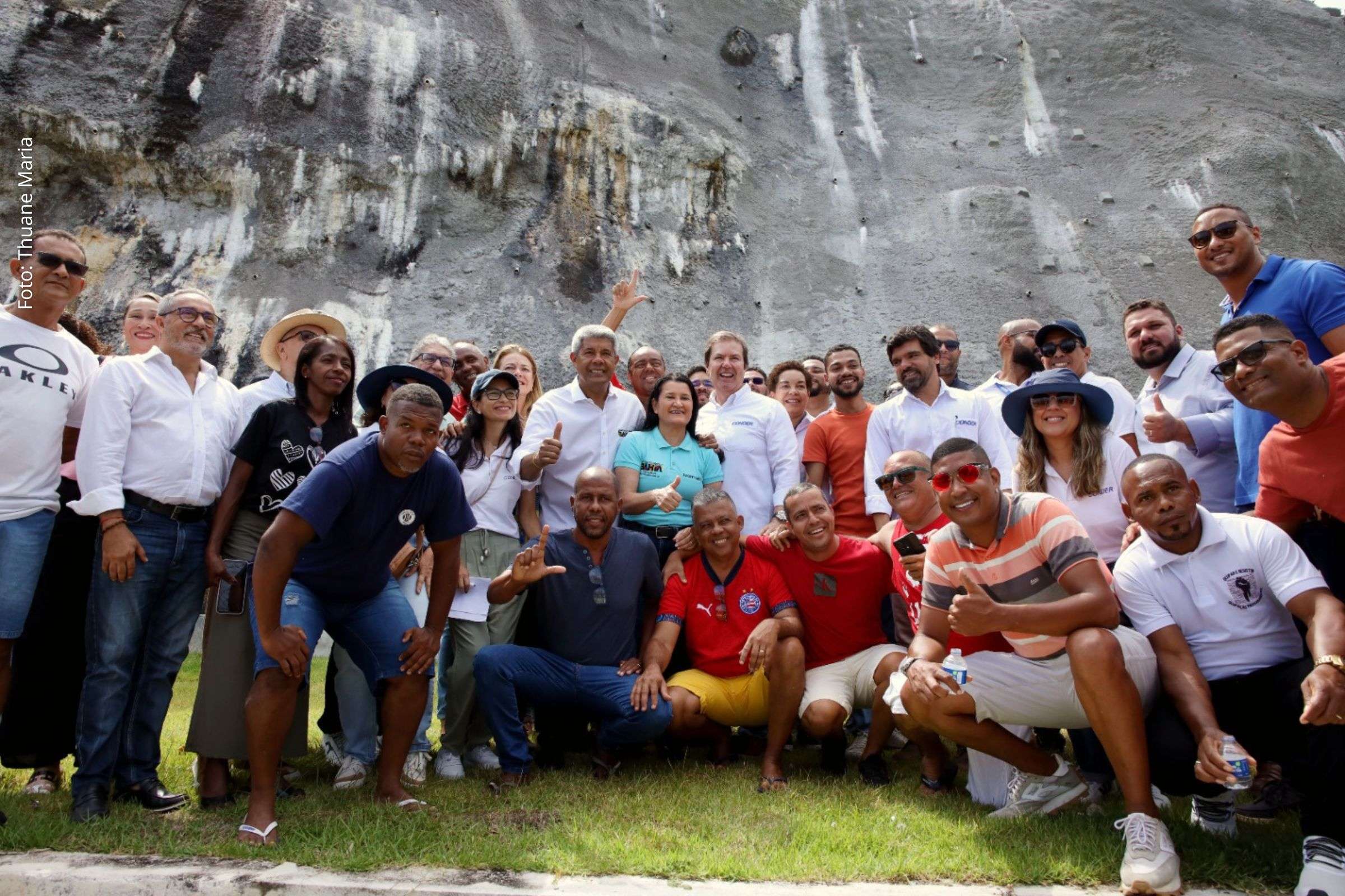 Projeto integra prevenção de deslizamentos, saneamento e criação de áreas de lazer para comunidade local.