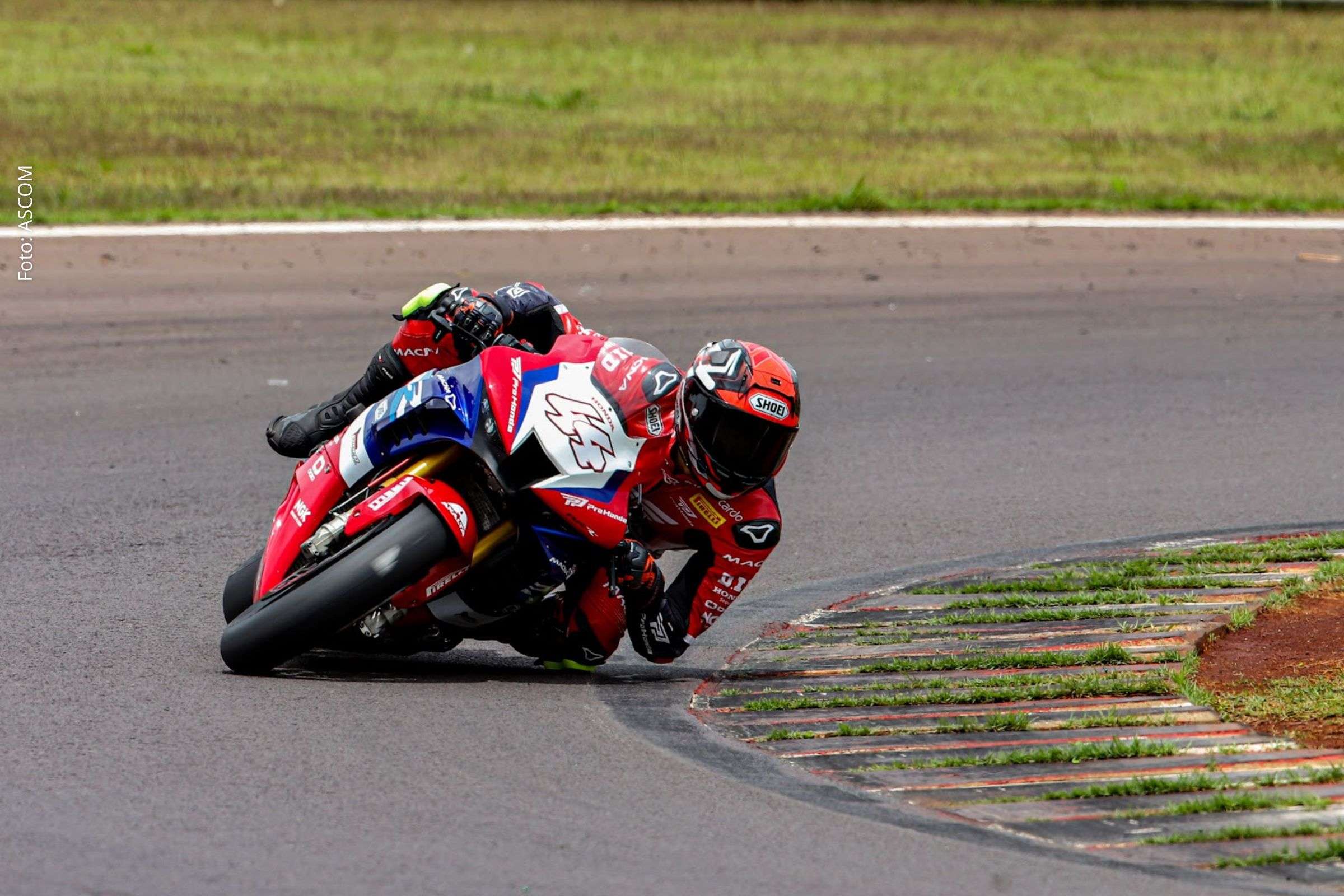 Eric Granado estabelece novo recorde e garante pole para Honda Racing na SuperBike Brasil 2025 em Cascavel