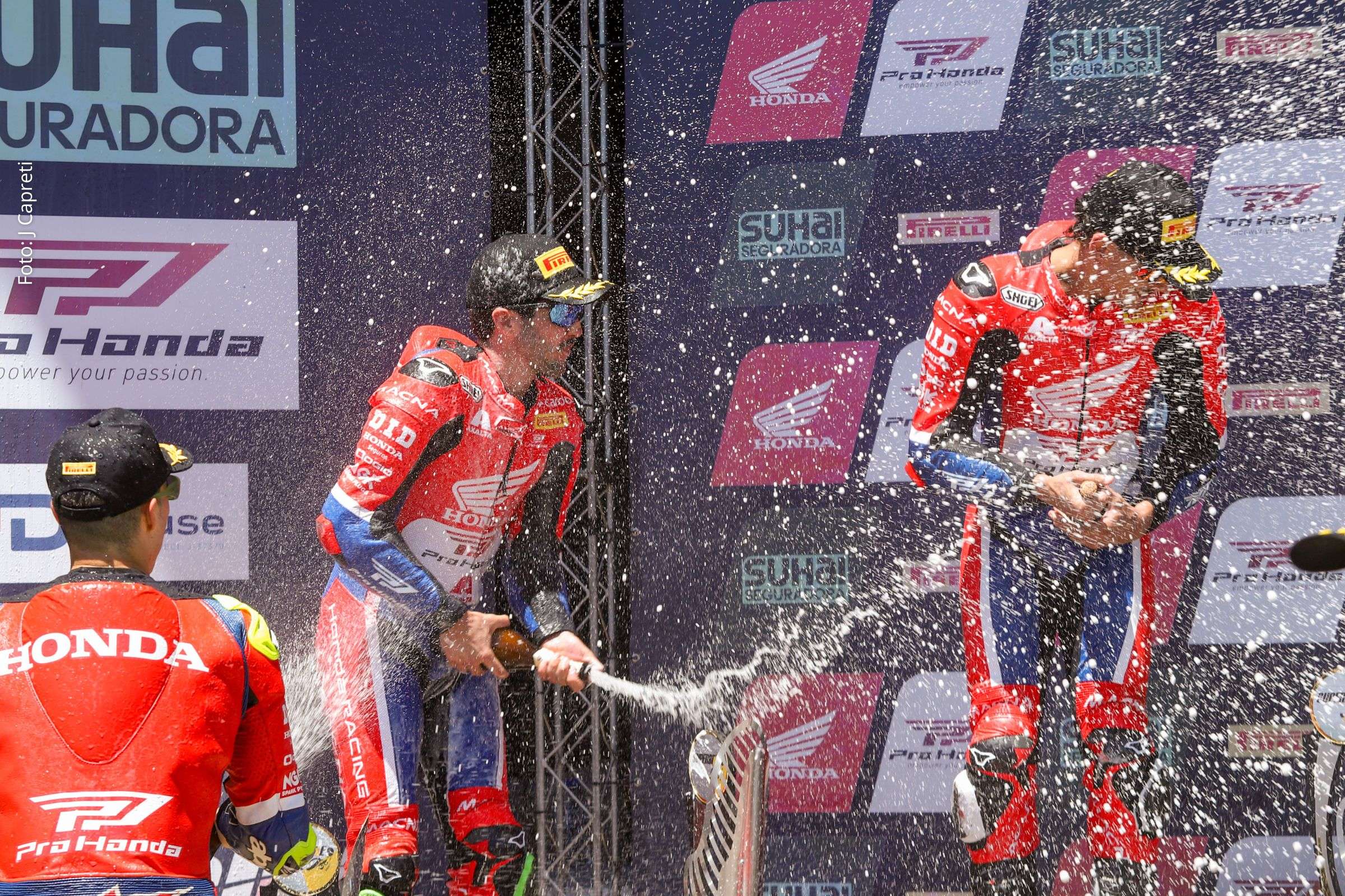 Equipe domina etapa com Granado na liderança e Brito em segundo, mantendo vantagem no campeonato e consolidando desempenho da Honda Racing.