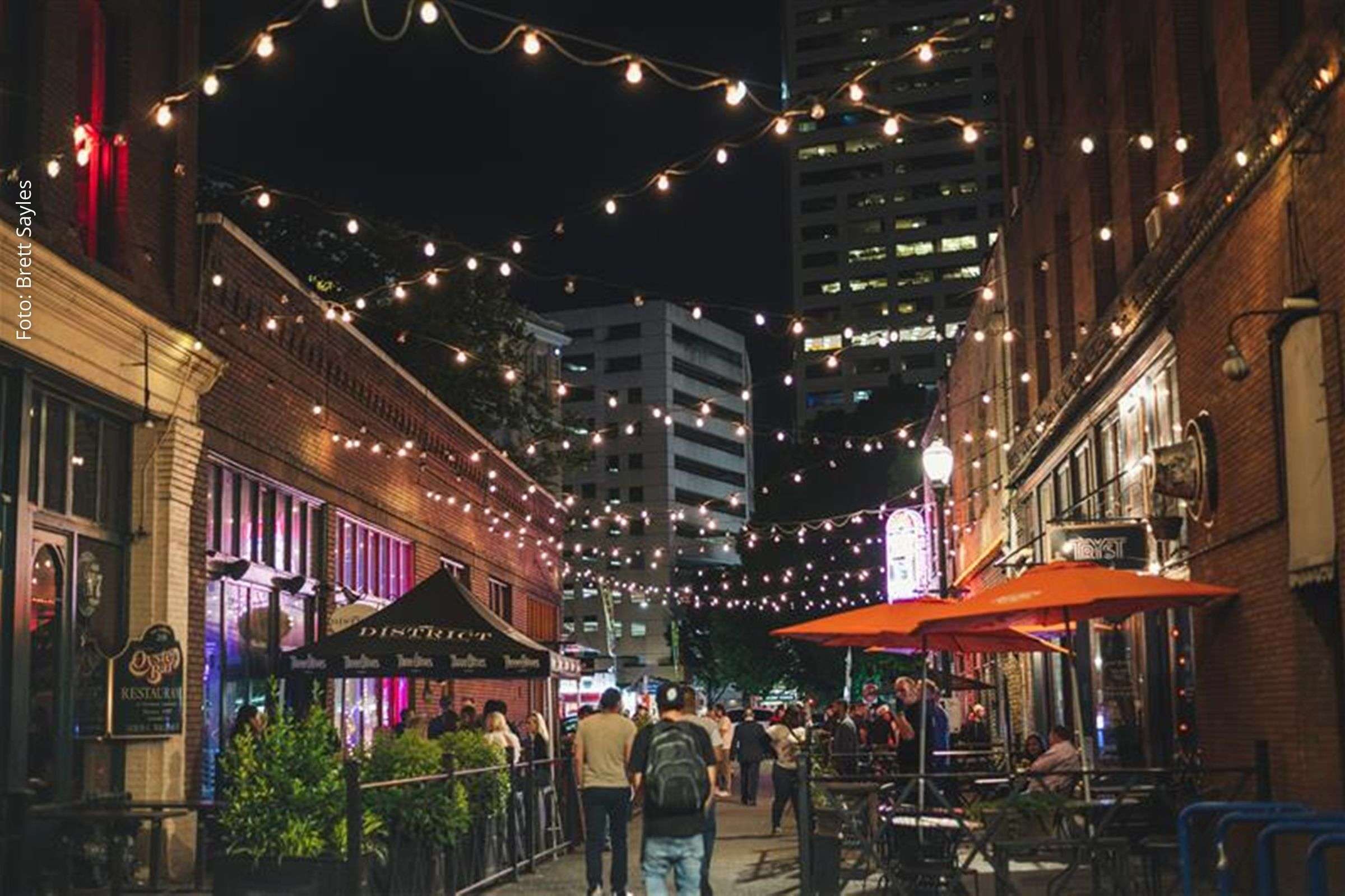 Pagamento do 13º salário deve impulsionar bares e restaurantes no fim de ano