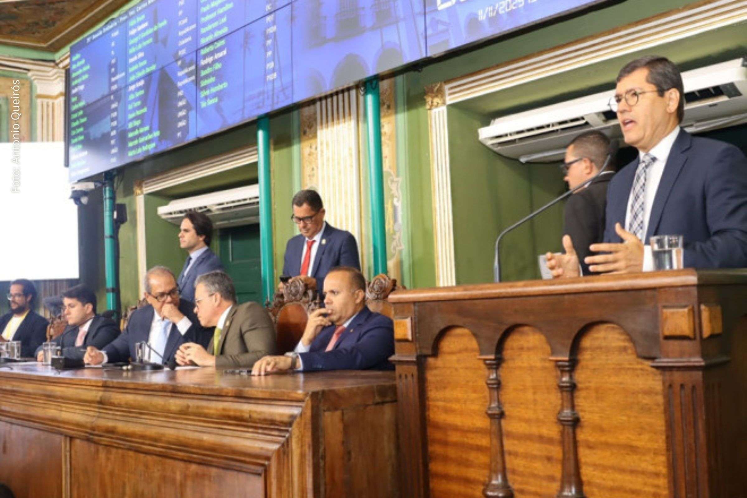 Câmara de Salvador debate avanços e desafios para ambulantes no Carnaval 2026