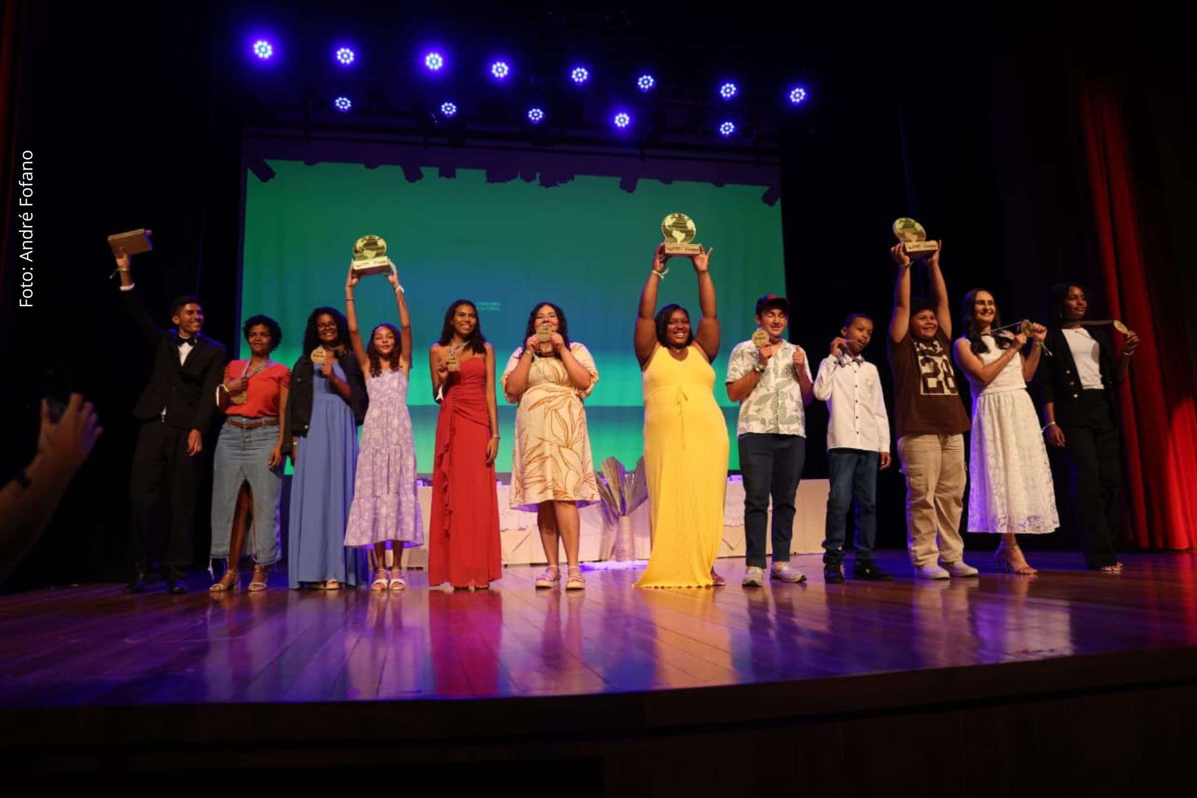 Premiação reconhece trabalhos de tirinha, videorreportagem, artigo de opinião e crônica em evento realizado em Salvador.