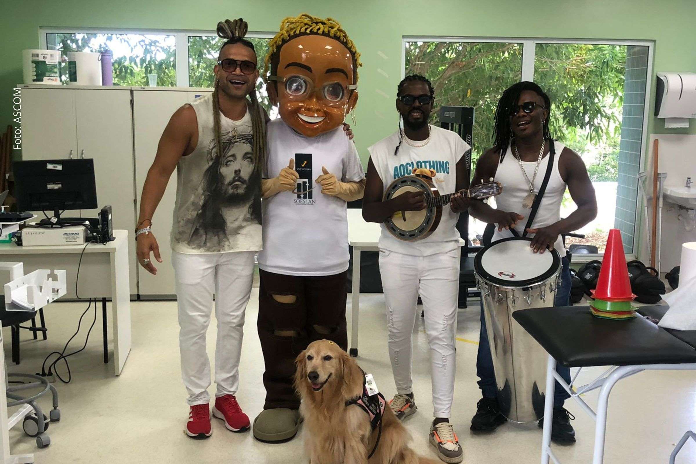 Iniciativa de humanização levou cães terapeutas e música aos pacientes do HOEB em Salvador.