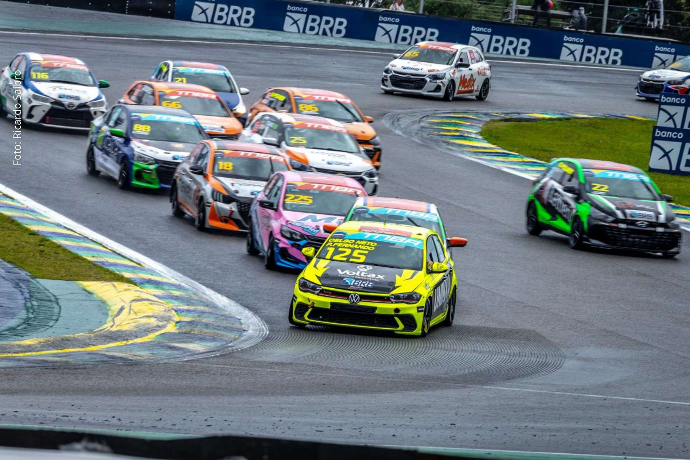 Piloto baiano protagoniza recuperação, registra uma das voltas mais rápidas da prova e reforça vínculo com a categoria onde iniciou a carreira.