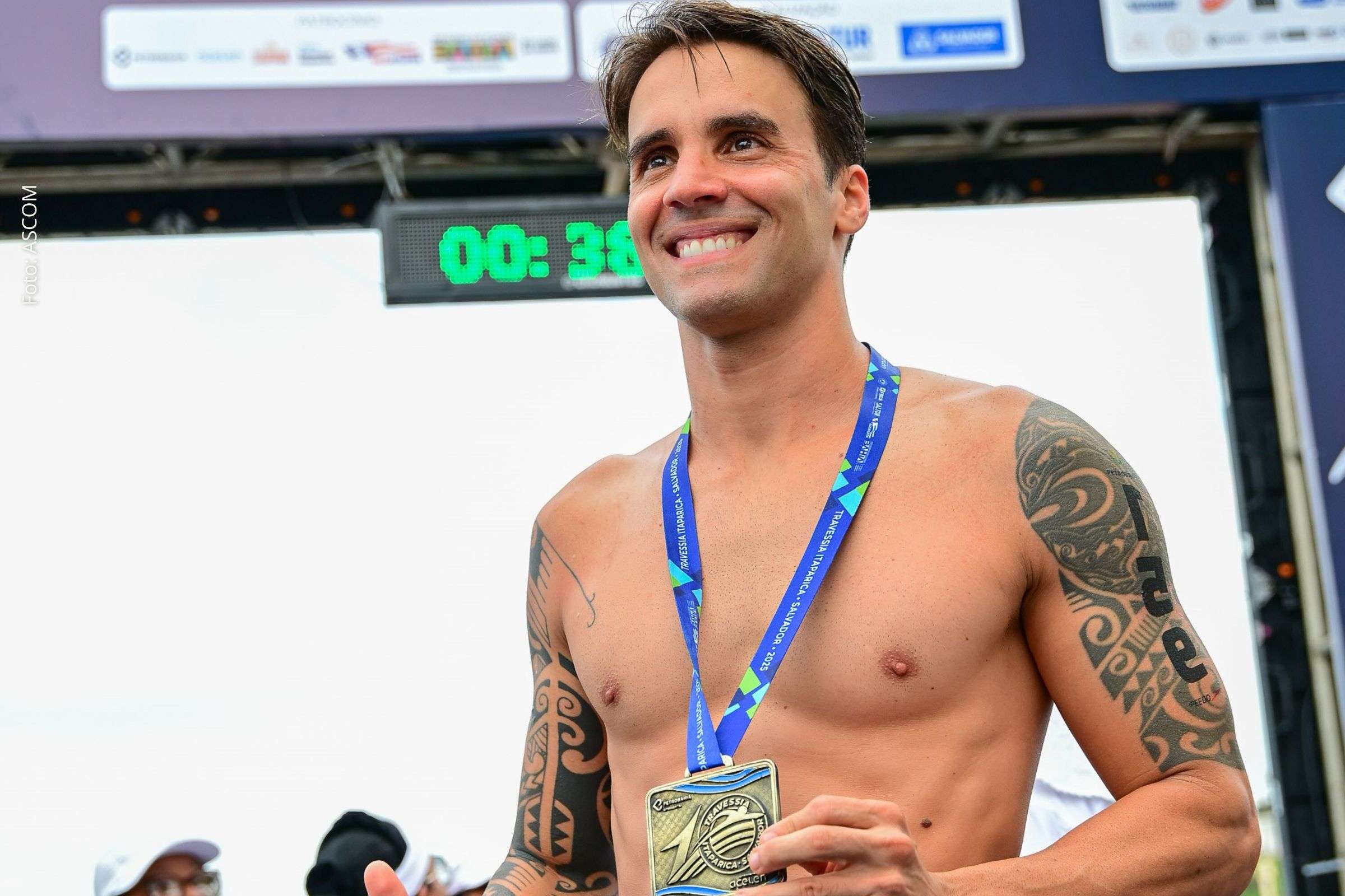 Travessia Itaparica–Salvador reúne atletas e destaca participação de Daniel Cady na prova de 1,5 km