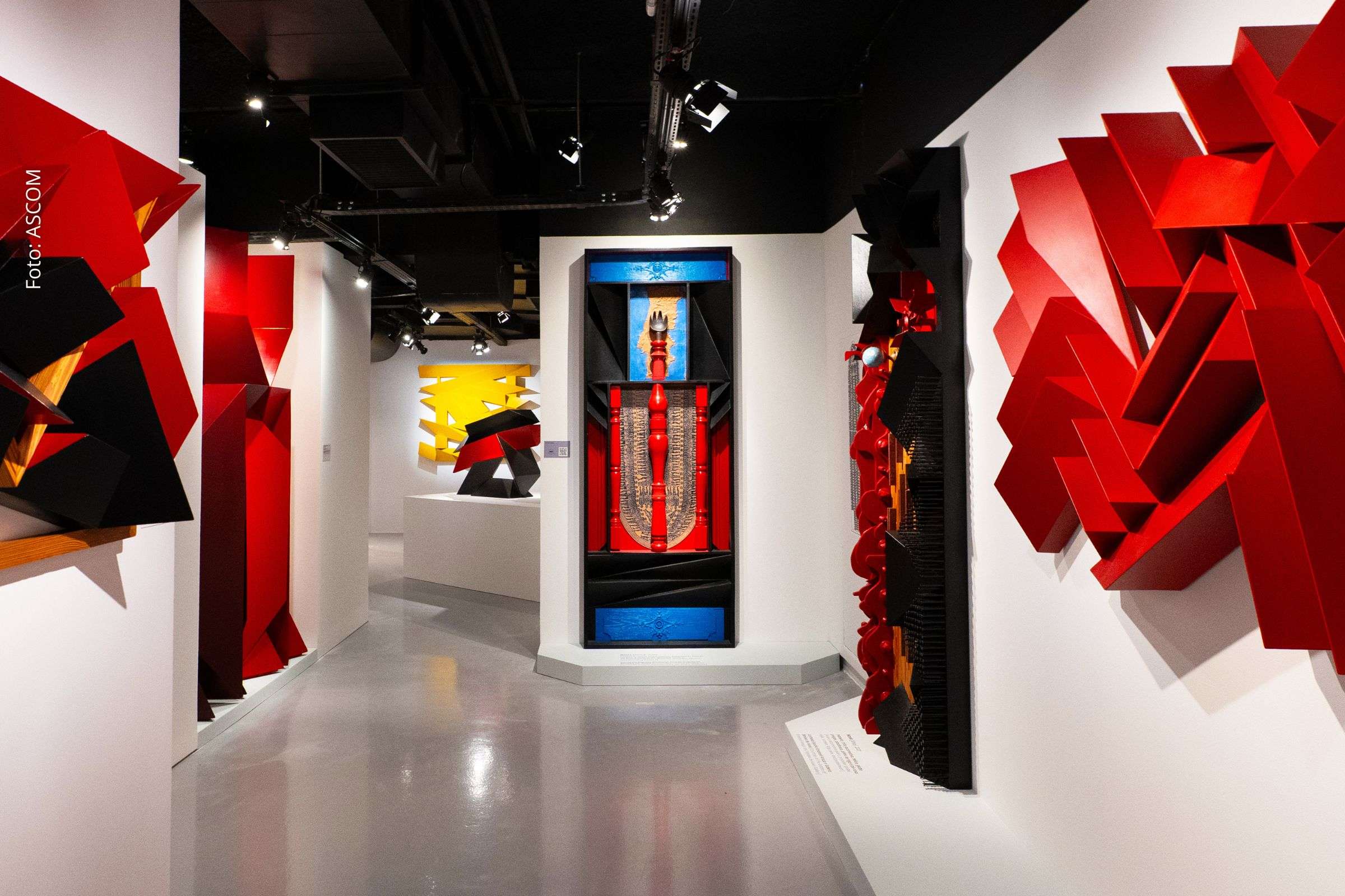 Farol Santander São Paulo exibe exposição “Emanoel Araujo – embates construtivos” com obras inéditas até fevereiro de 2026