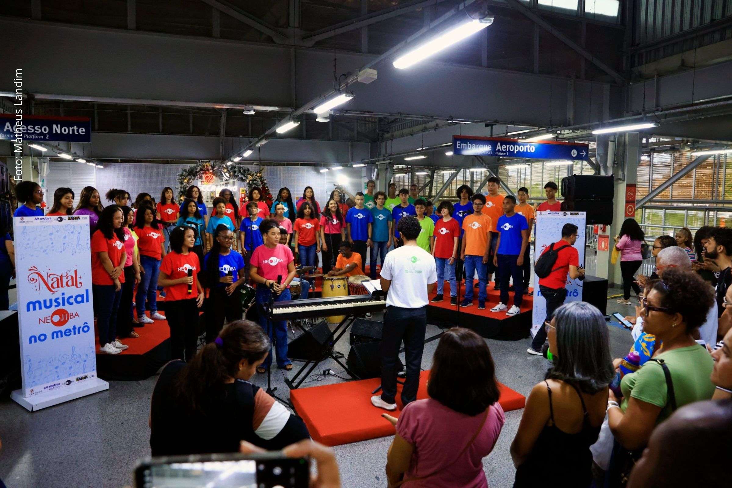 Natal Musical do Neojiba leva coral infantojuvenil à Estação Rodoviária do Metrô e mobiliza público em Salvador