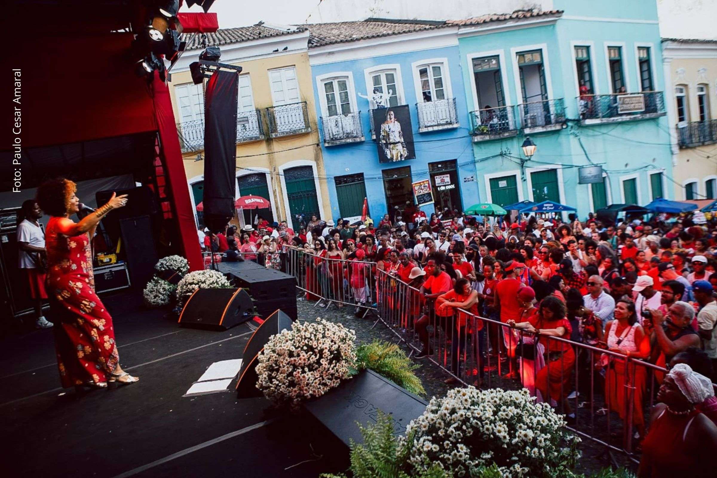 Programação reúne celebrações católicas, tradições afro-brasileiras e apresentações musicais no centro histórico de Salvador.