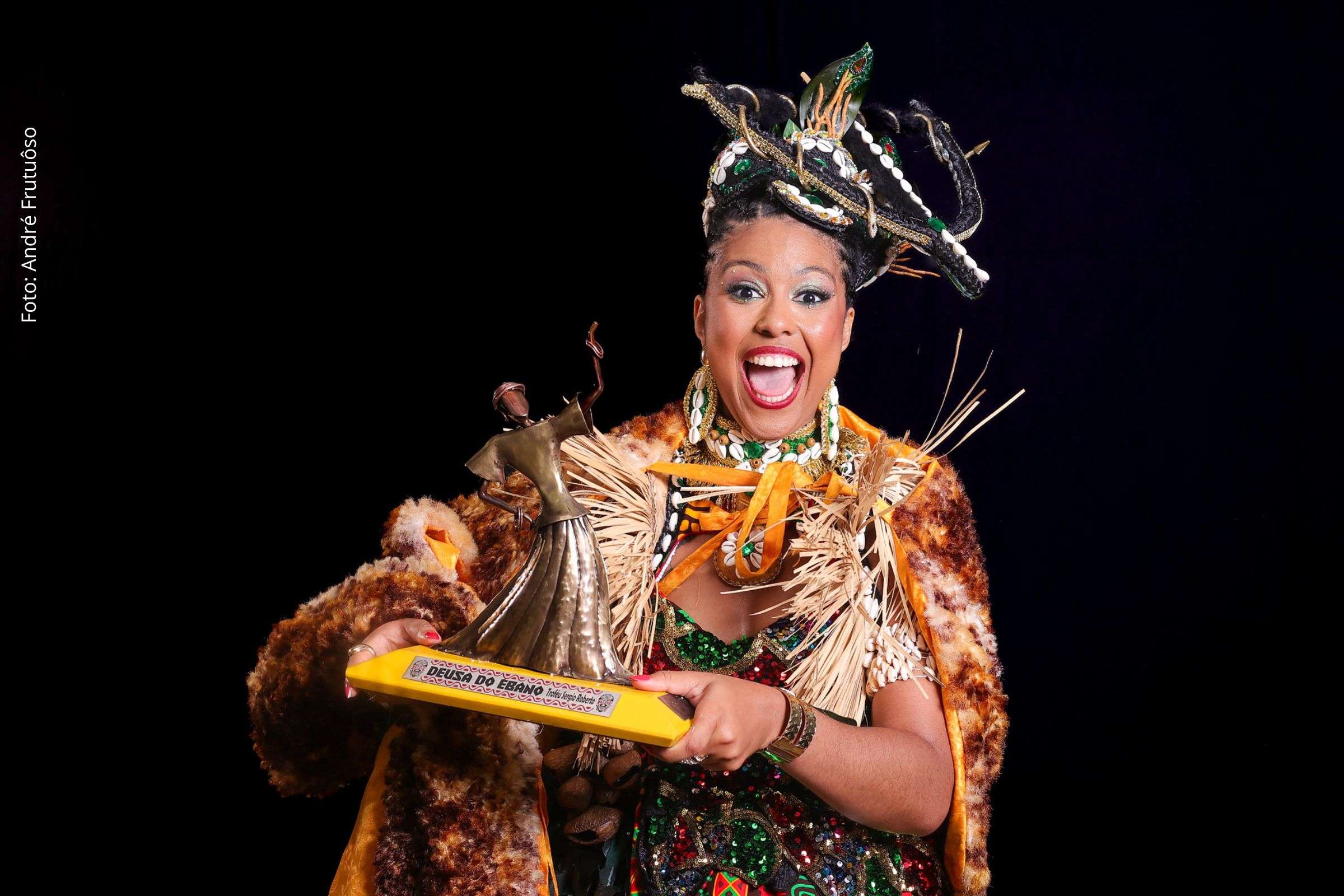 Carol Xavier, de Sussuarana, é eleita Deusa do Ébano 2026 na 45ª Noite da Beleza Negra