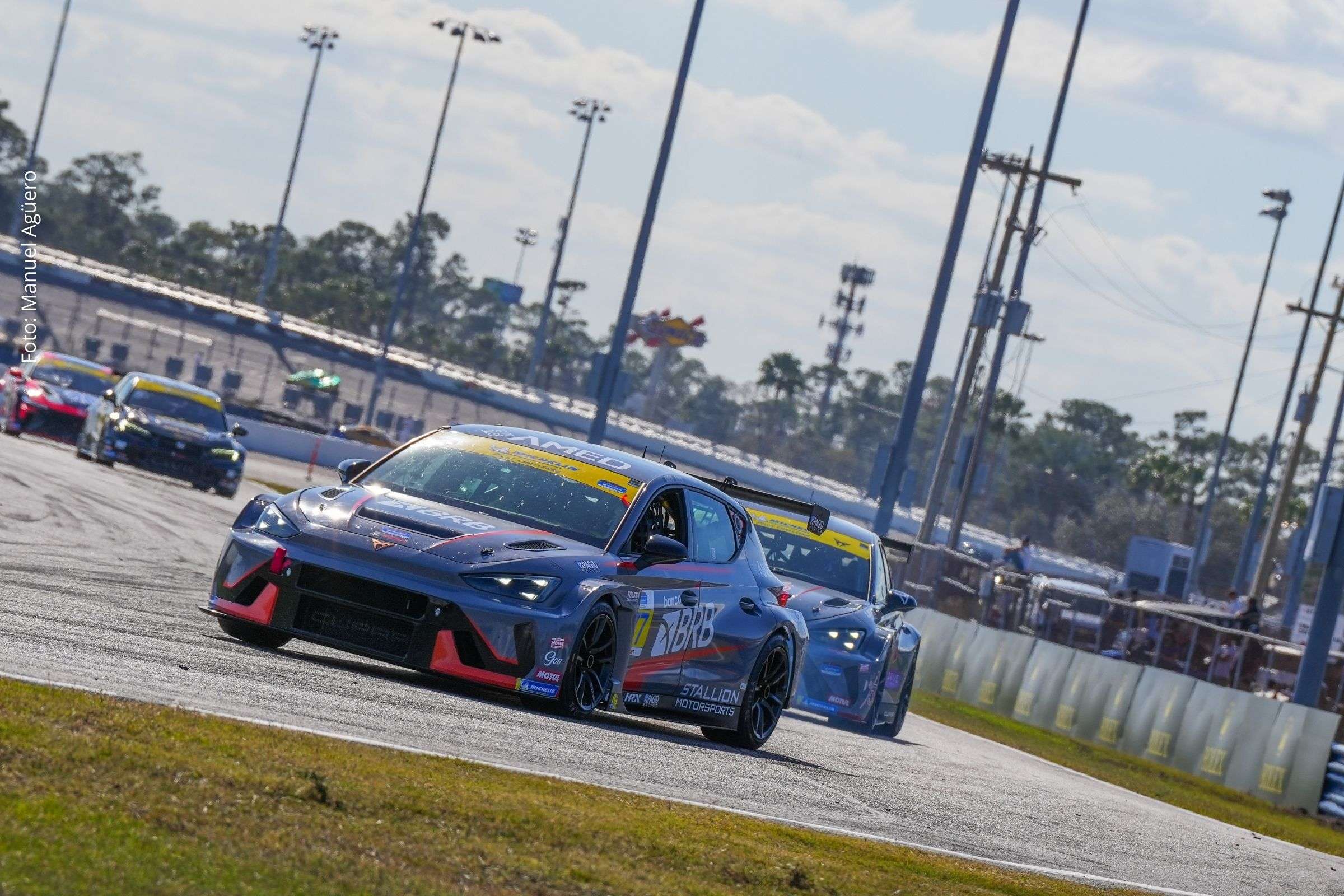 Celso Neto conquista pole position em Daytona na Michelin Pilot Challenge, lidera prova e abandona após incidente sob bandeira amarela