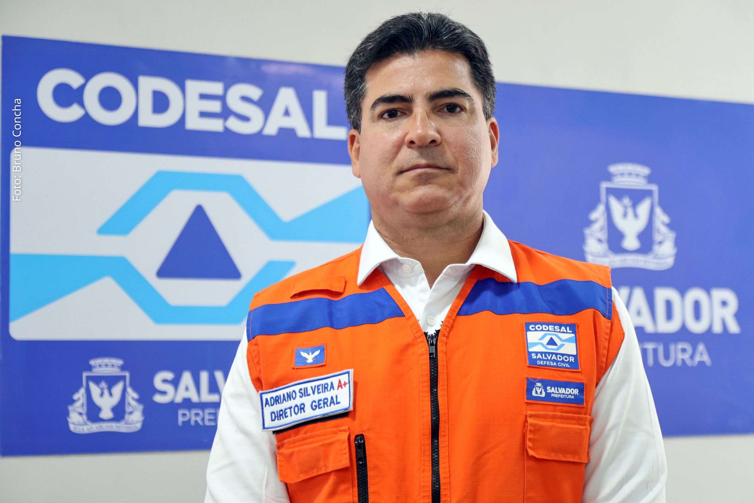 Novo diretor-geral prioriza mapeamento, treinamento comunitário e estruturas de contenção em áreas vulneráveis.