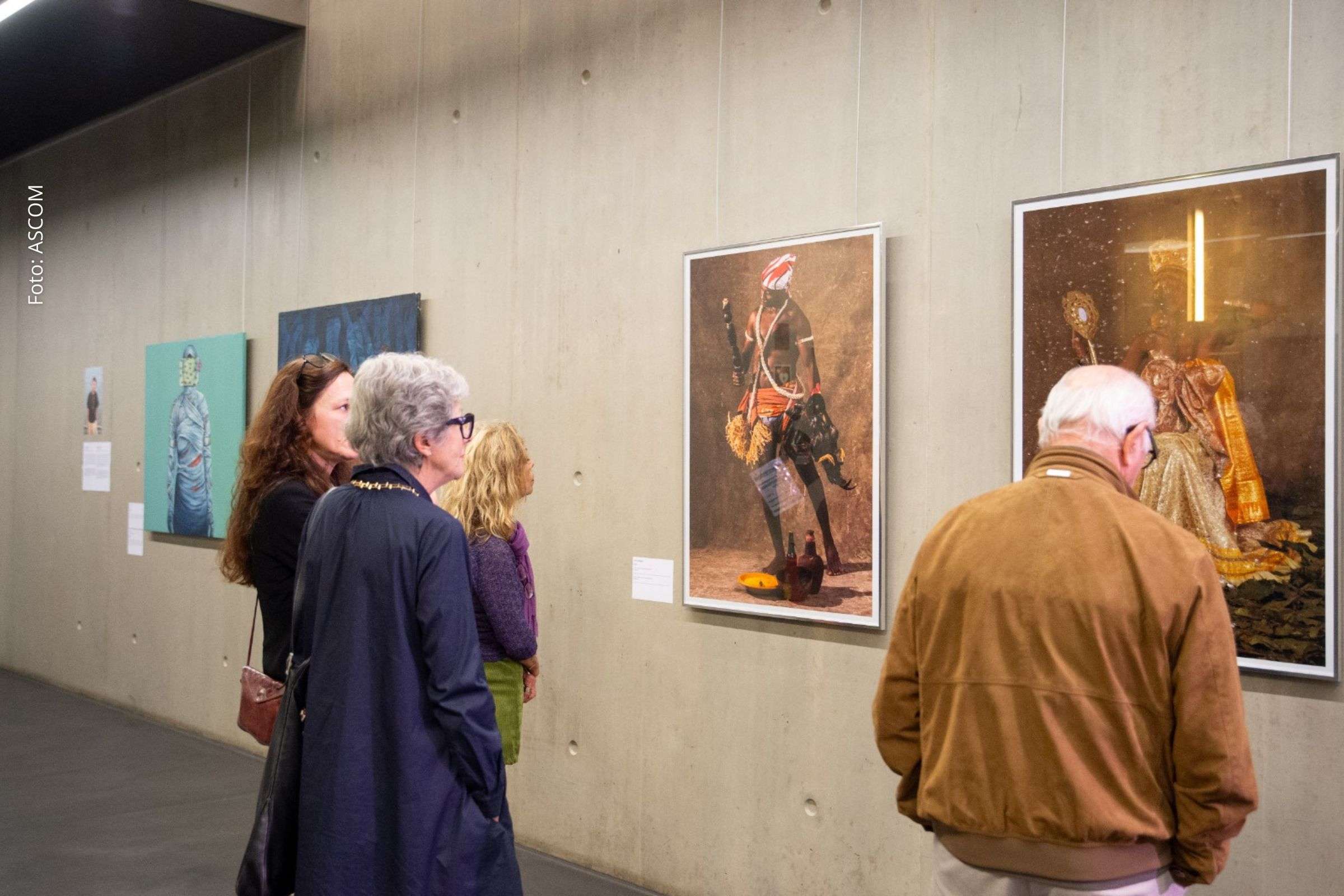 Nova série de André Fernandes reúne 16 obras sobre a culinária do Candomblé e é exibida em Assunção, no Paraguai.