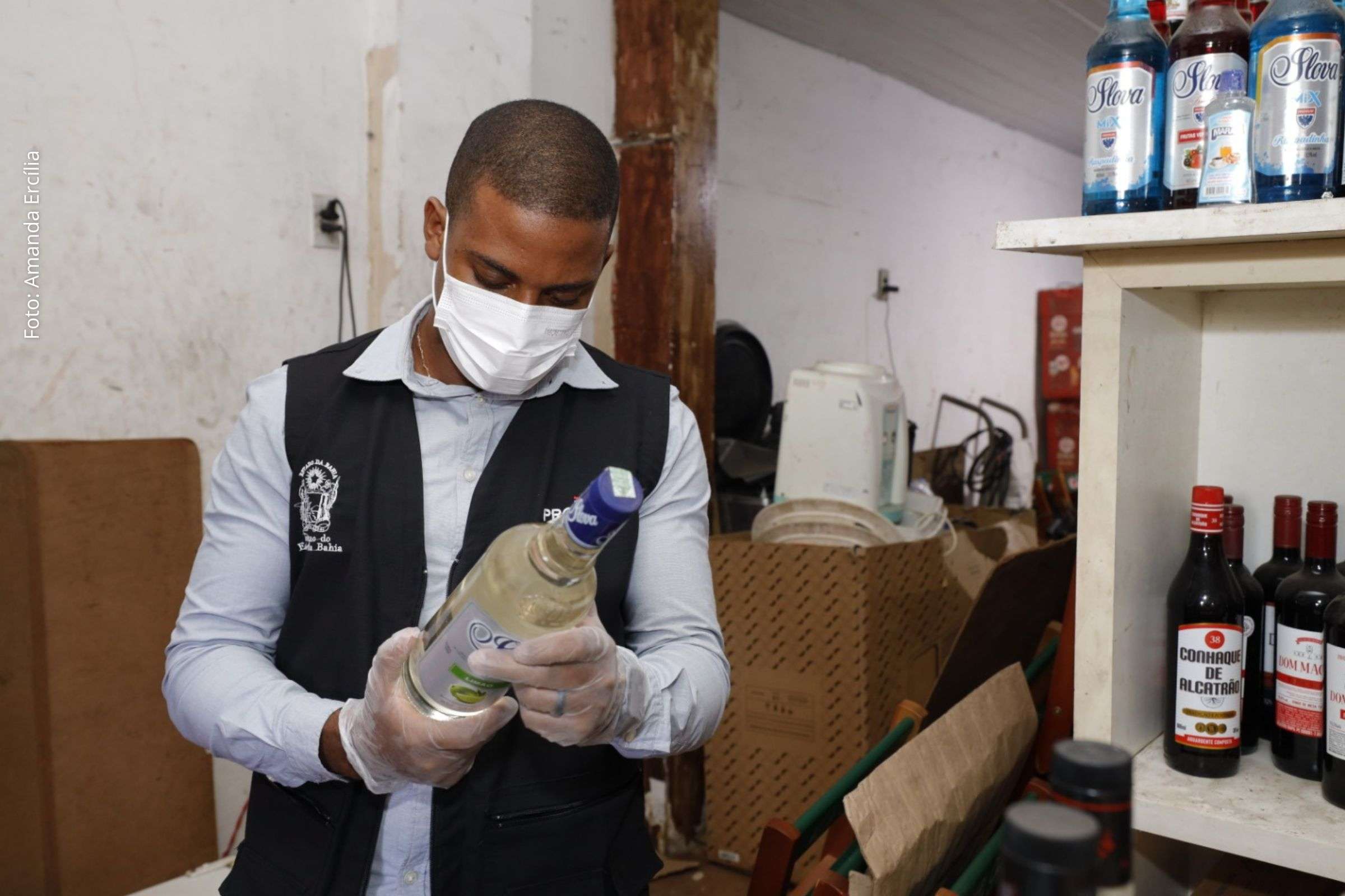 Ação integrada combate comércio de produtos adulterados e reforça proteção à saúde do consumidor nos circuitos festivos.