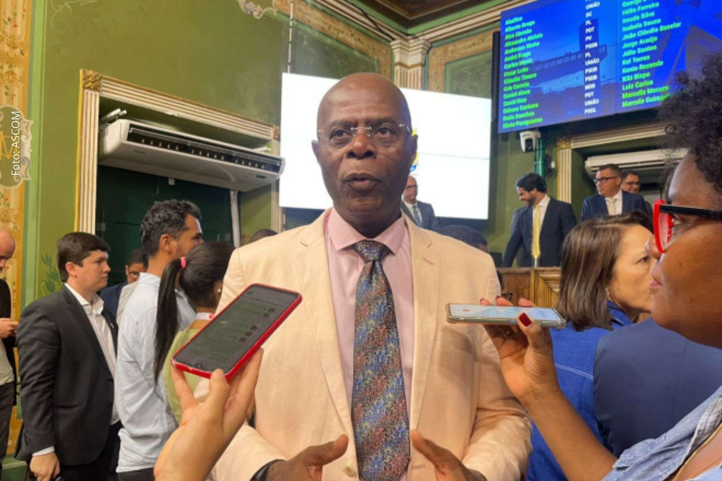 Vereador questiona operações de segurança, cobra esclarecimentos da Prefeitura e defende direitos de moradores e comerciantes.