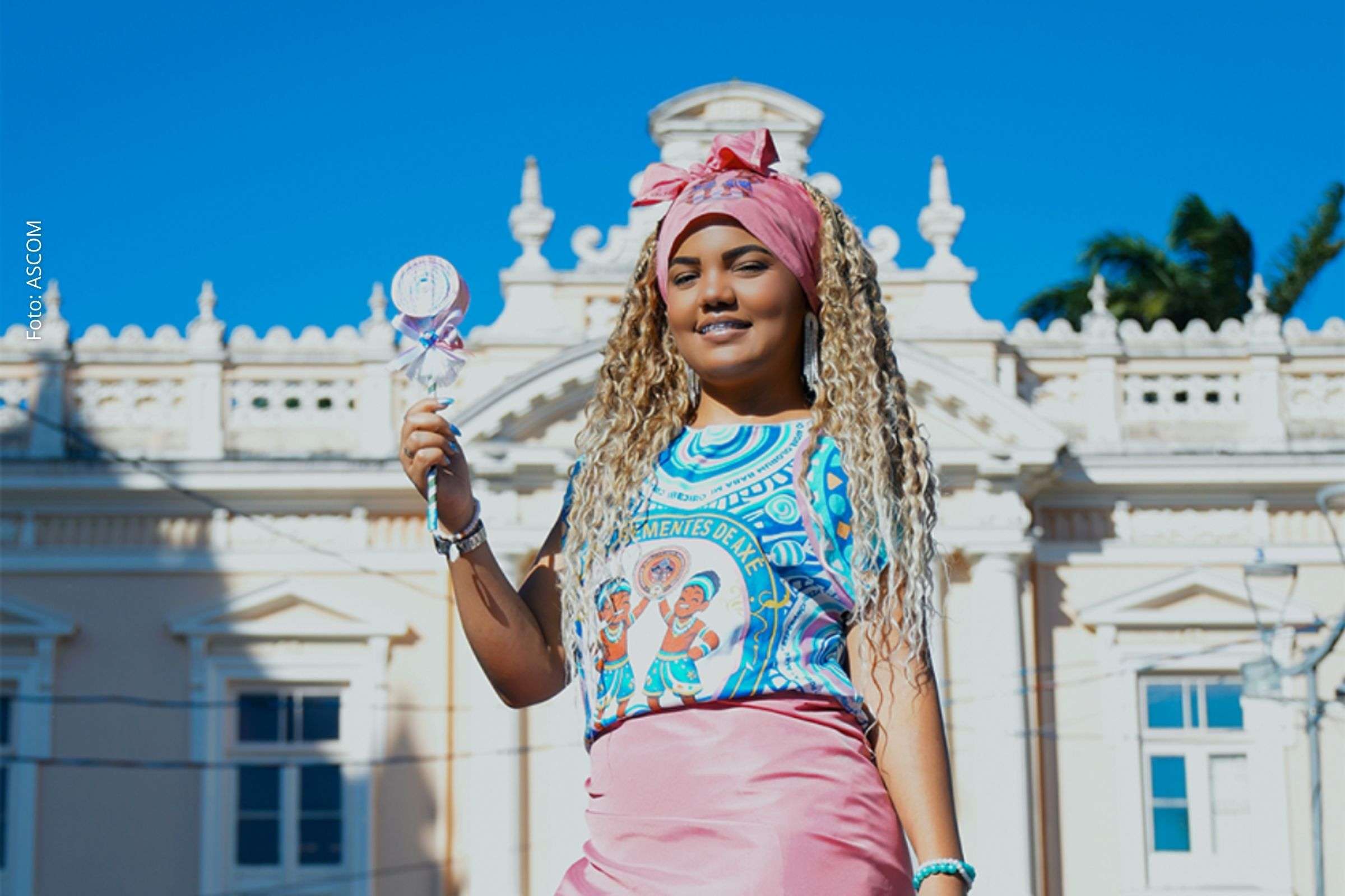 Afoxé Olorum Baba Mi desfila no Pelourinho com homenagem aos Ibejis no Carnaval de Salvador