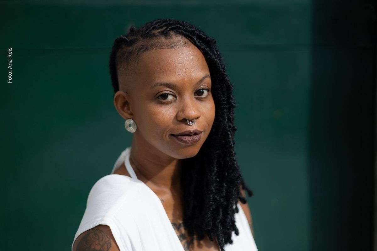 Livro “Monstruosa”, de Amanda Julieta, será lançado no MUNCAB com distribuição gratuita e debate sobre narrativas negras e afetos entre mulheres