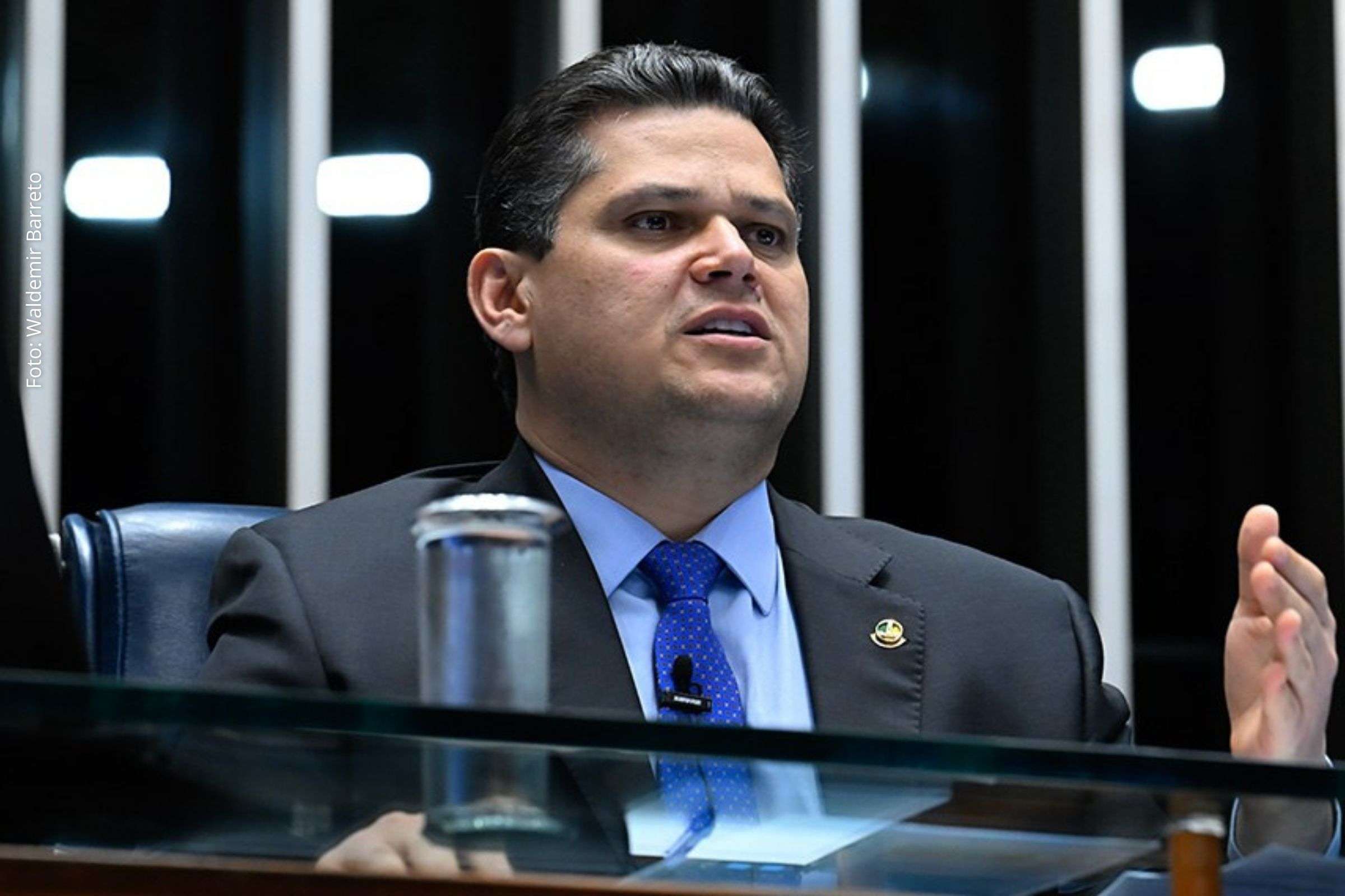 Presidente Davi Alcolumbre determina celeridade na tramitação de projetos e articula avanço de matérias já aprovadas na Casa e pendentes na Câmara.