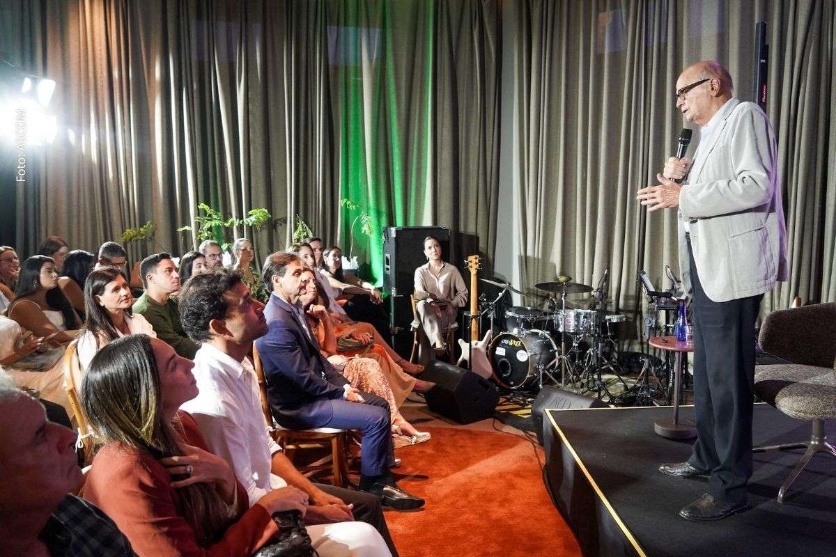 Dráuzio Varella palestra em Salvador e relaciona saúde física, saúde mental e contato com a natureza em evento da JVF Empreendimentos