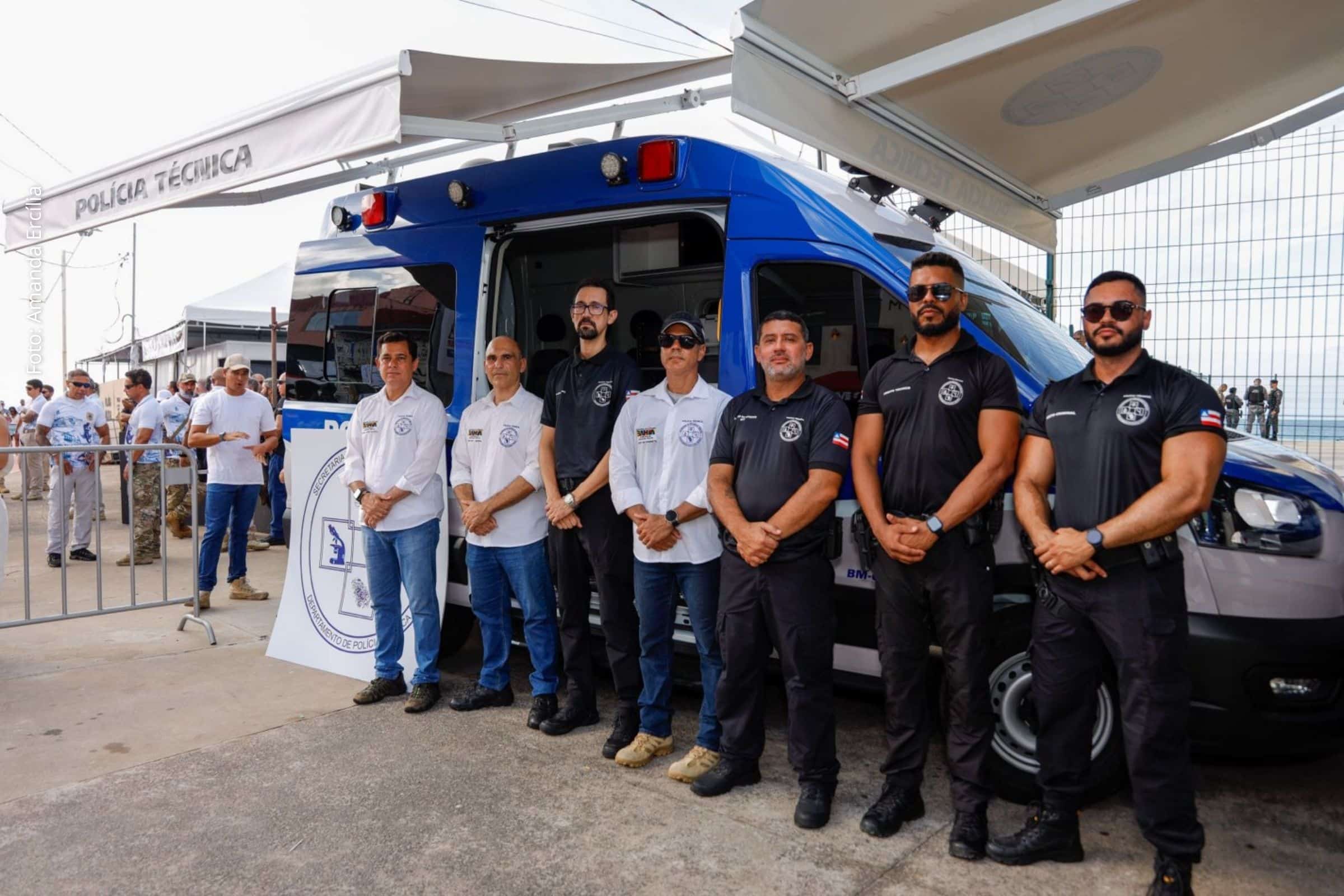 Operação do Governo do Estado reúne tecnologia, serviços públicos, apoio à igualdade racial e mutirão ambiental durante celebração em Salvador.